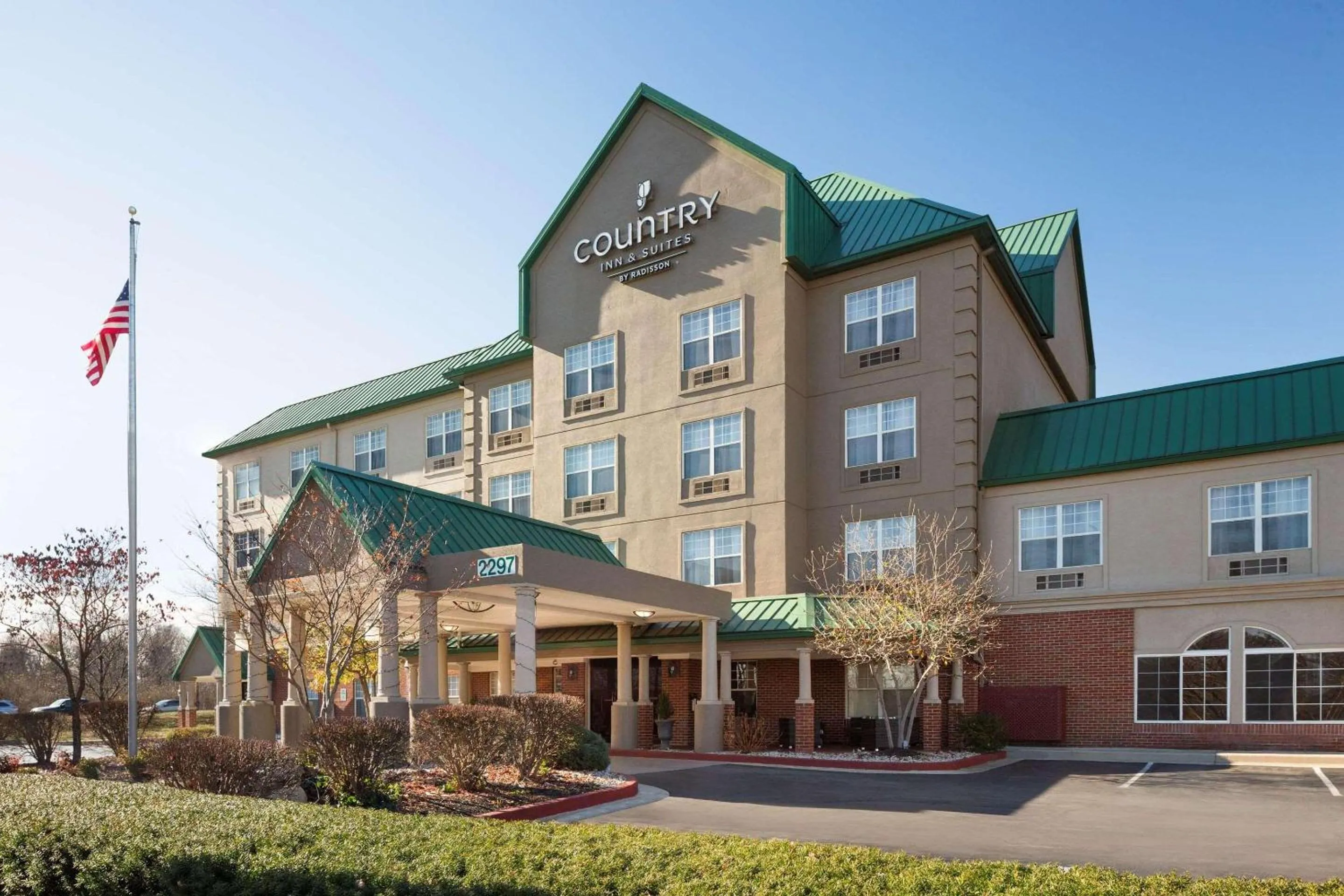 Property building in Country Inn & Suites by Radisson, Lexington, KY