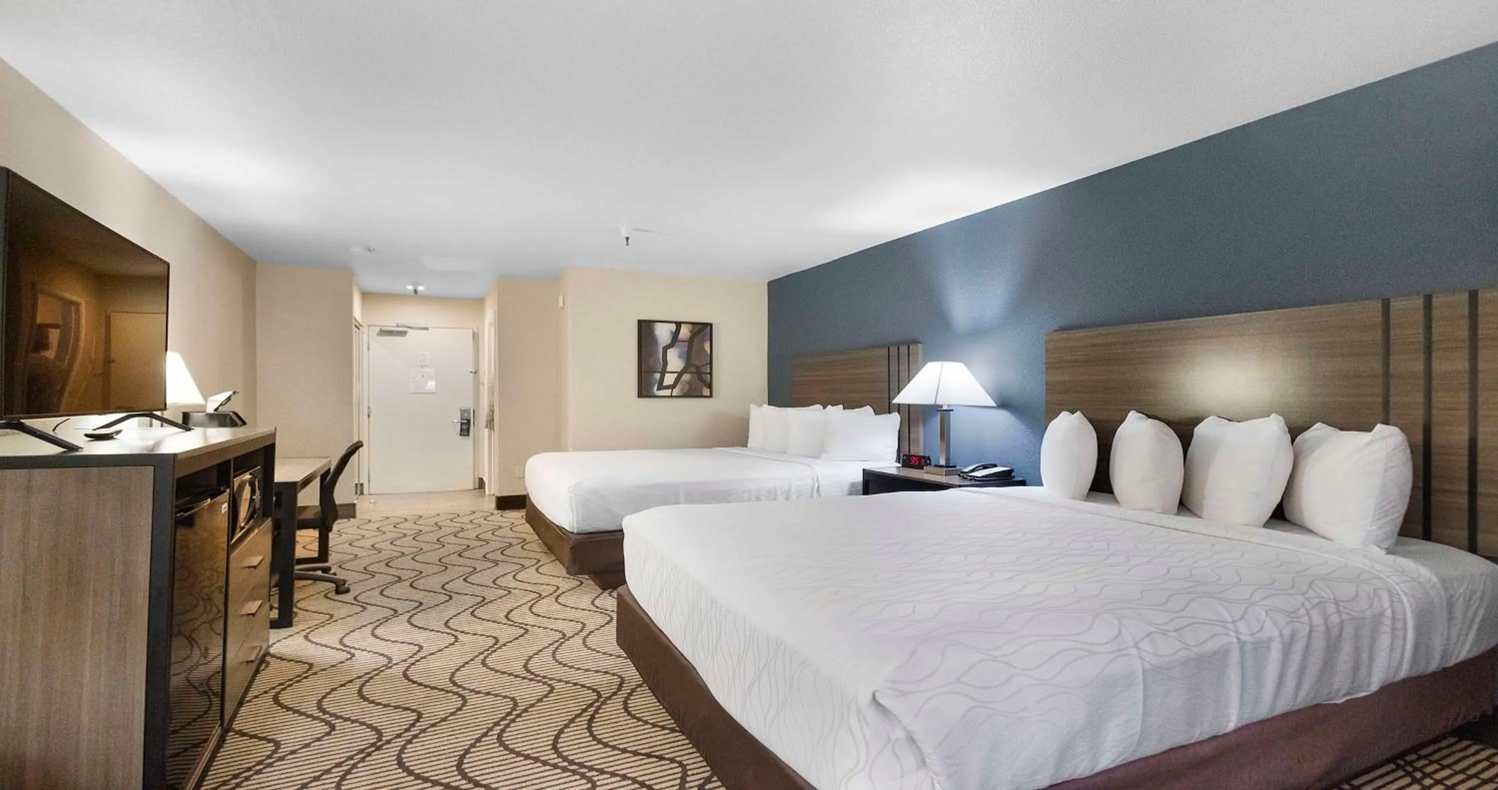 Bedroom, Bed in Best Western Plus Heritage Inn