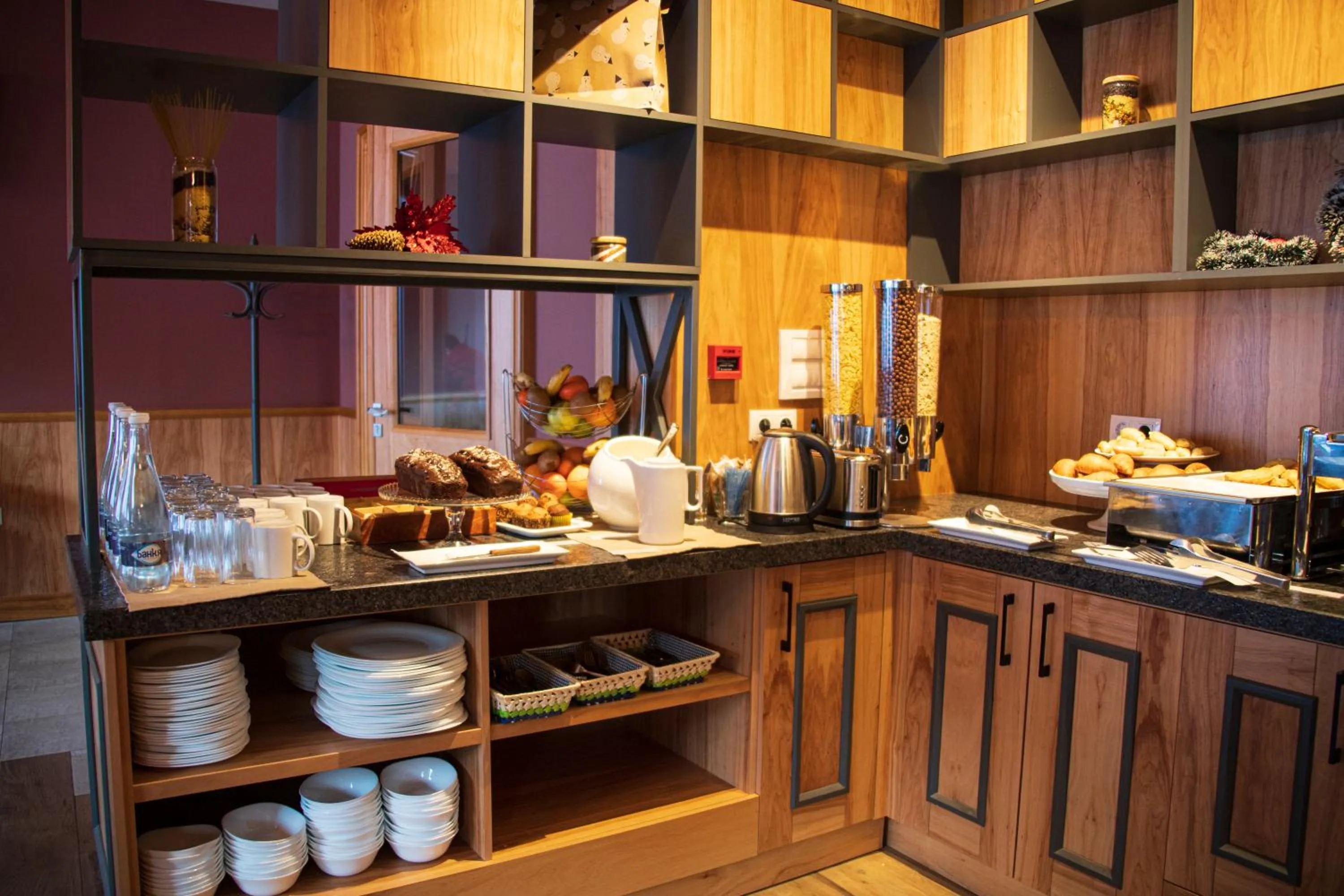 Restaurant/places to eat in Ice Angels Hotel