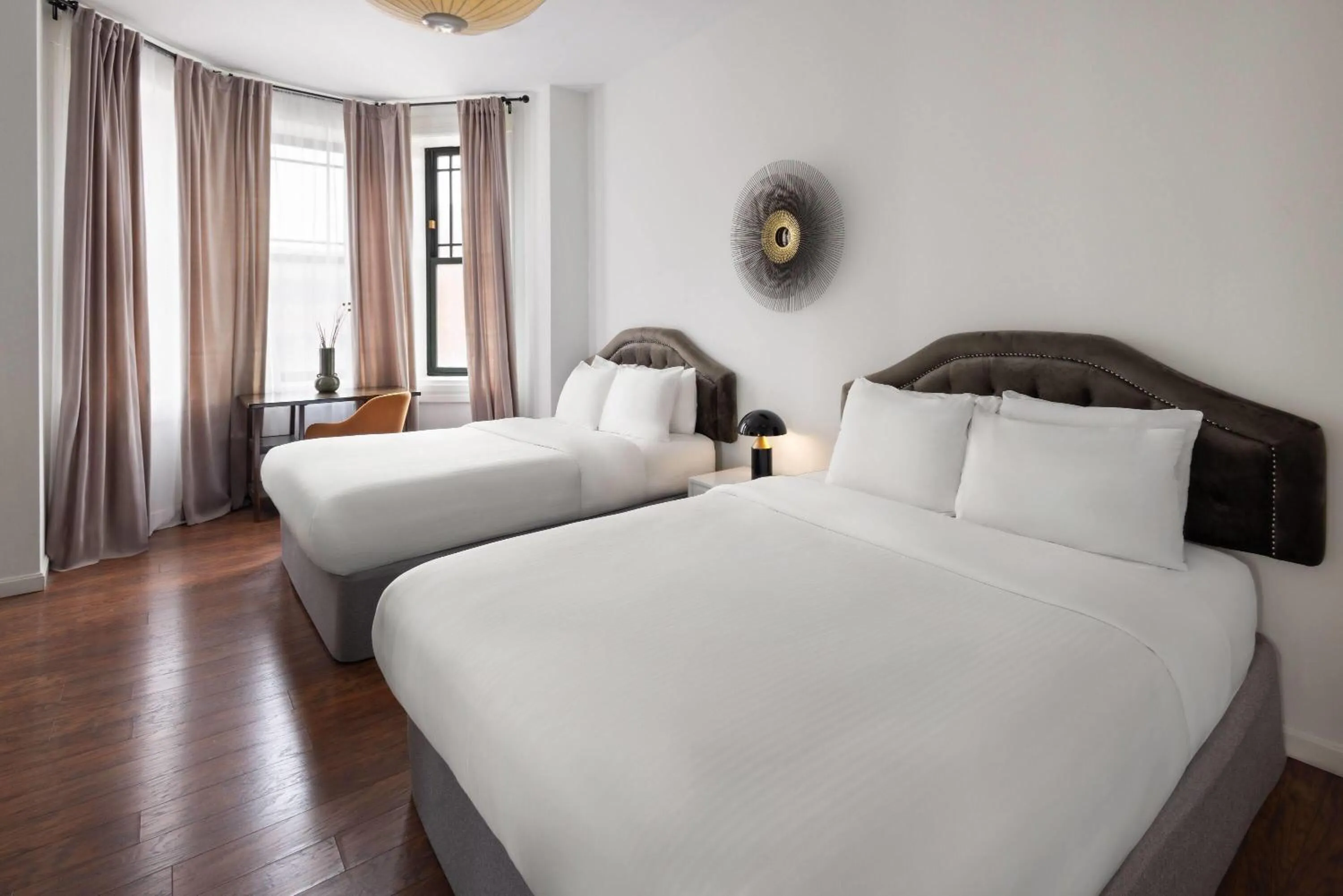 Photo of the whole room, Bed in Hotel Brexton, Trademark Collection by Wyndham