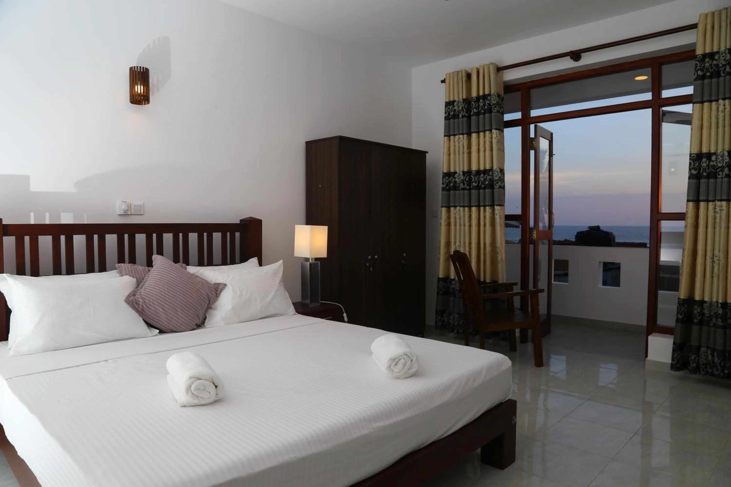 Bedroom, Bed in Hikka Regent Hotel