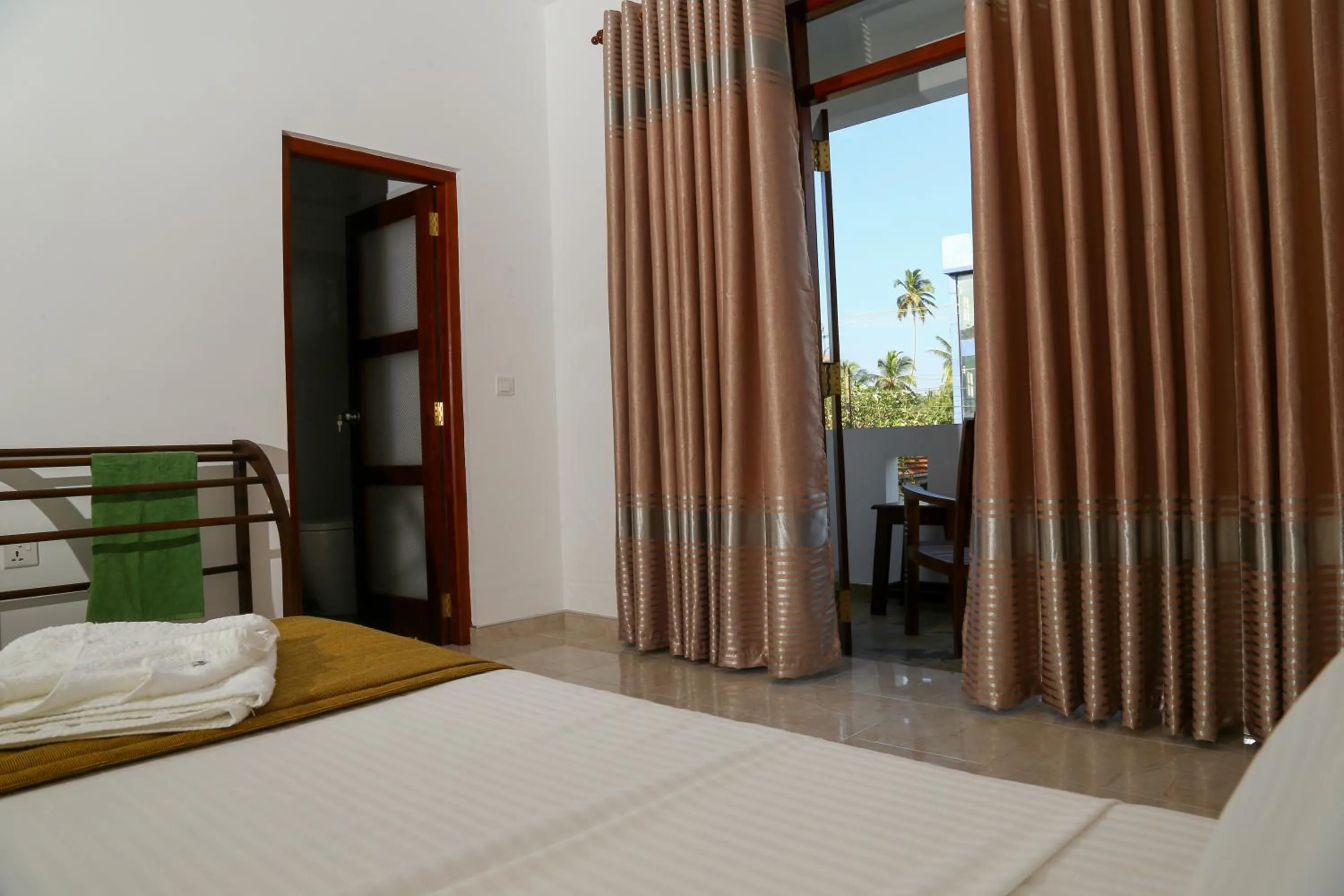 Bedroom, Bed in Hikka Regent Hotel