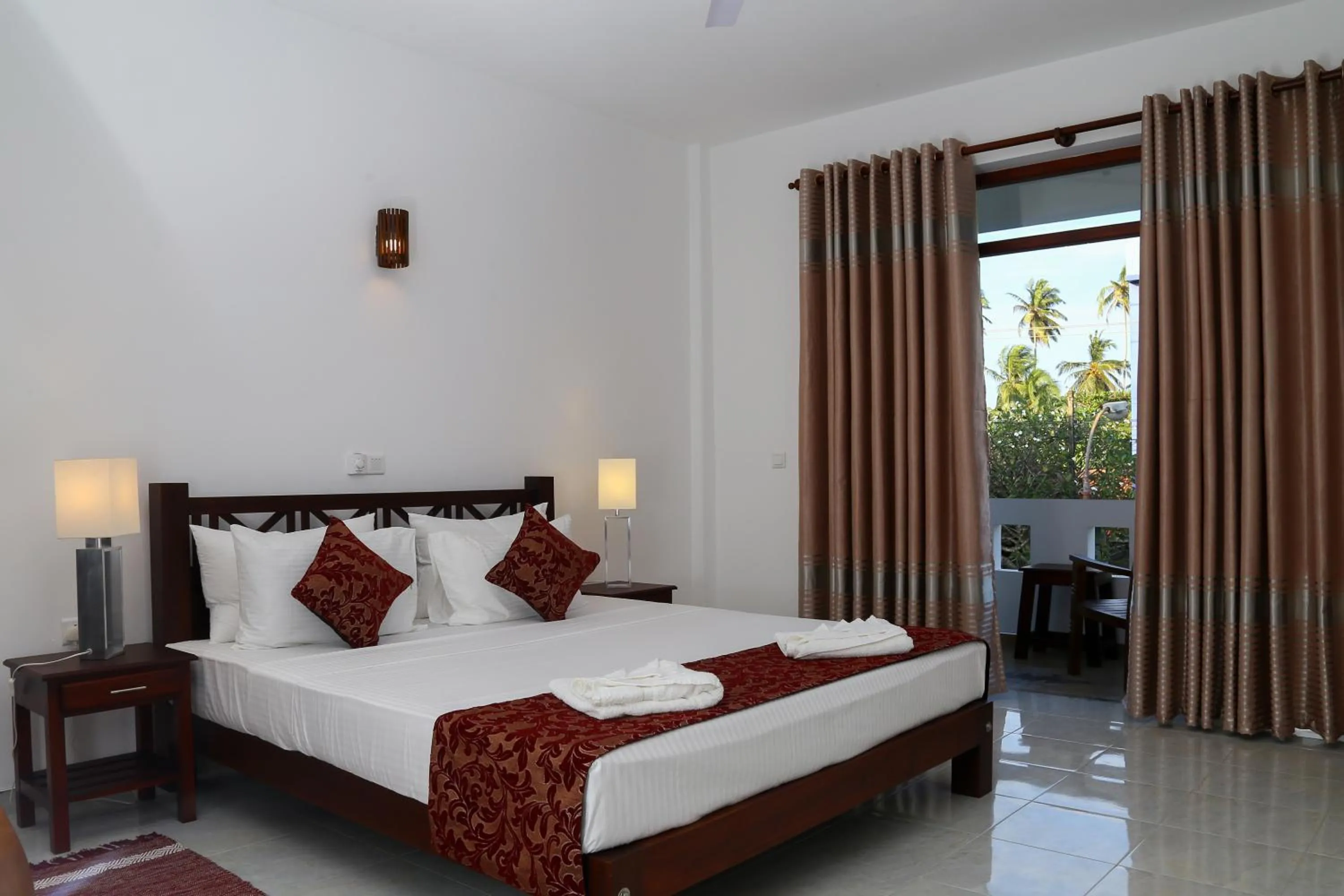 Bedroom, Bed in Hikka Regent Hotel