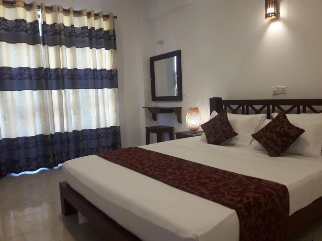 Bed in Hikka Regent Hotel