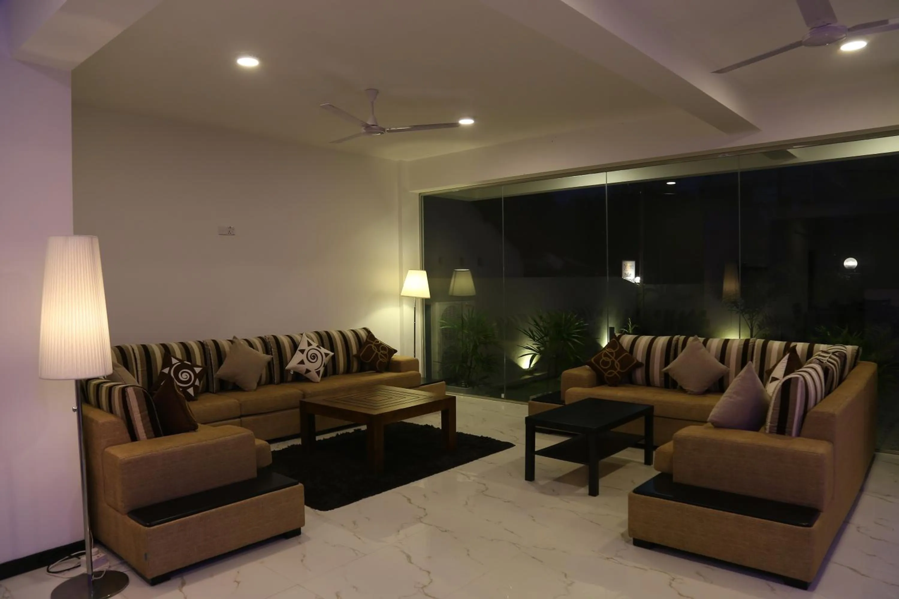 Communal lounge/ TV room in Hikka Regent Hotel