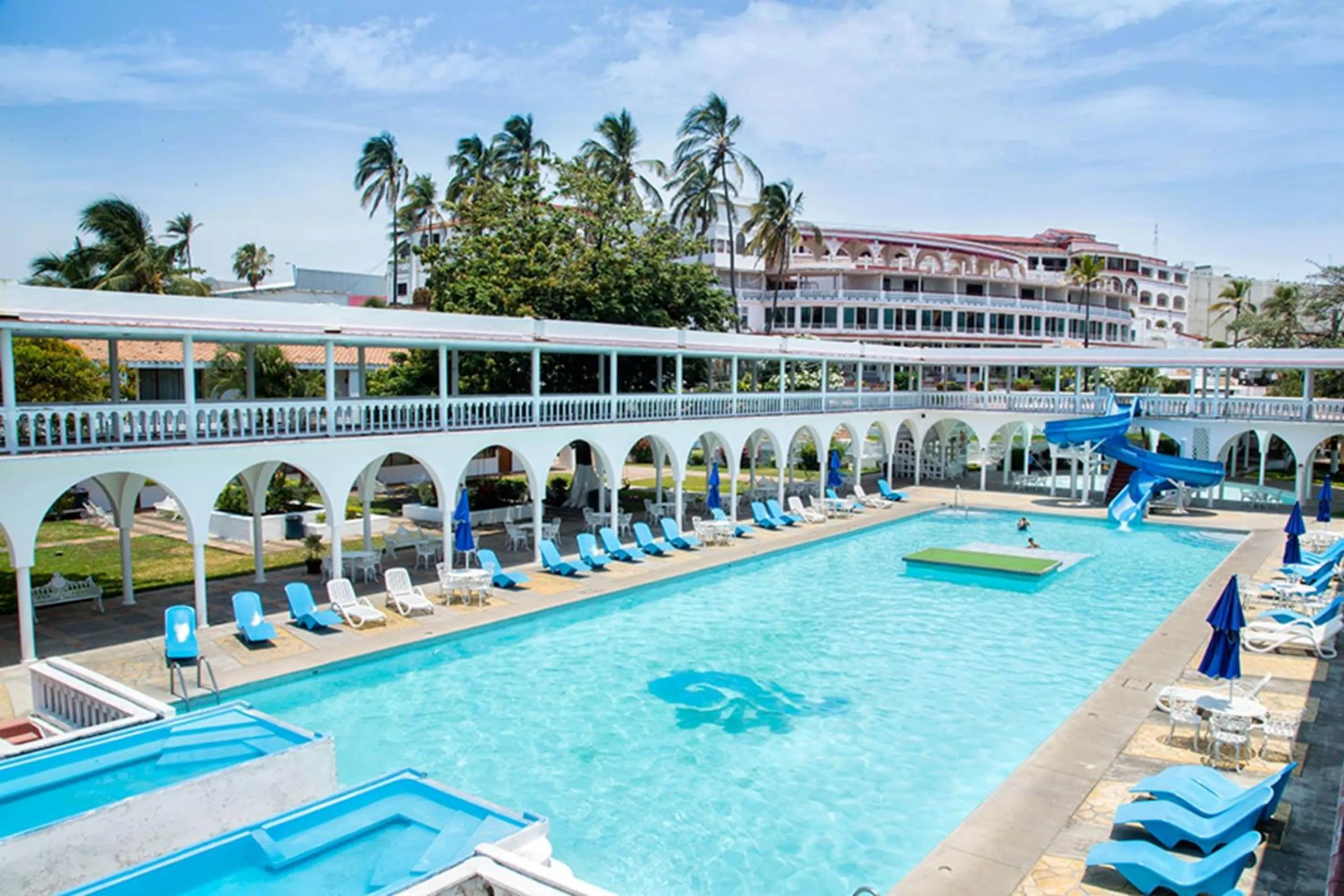 Swimming pool in Collection O Hotel Mocambo, Boca del Río