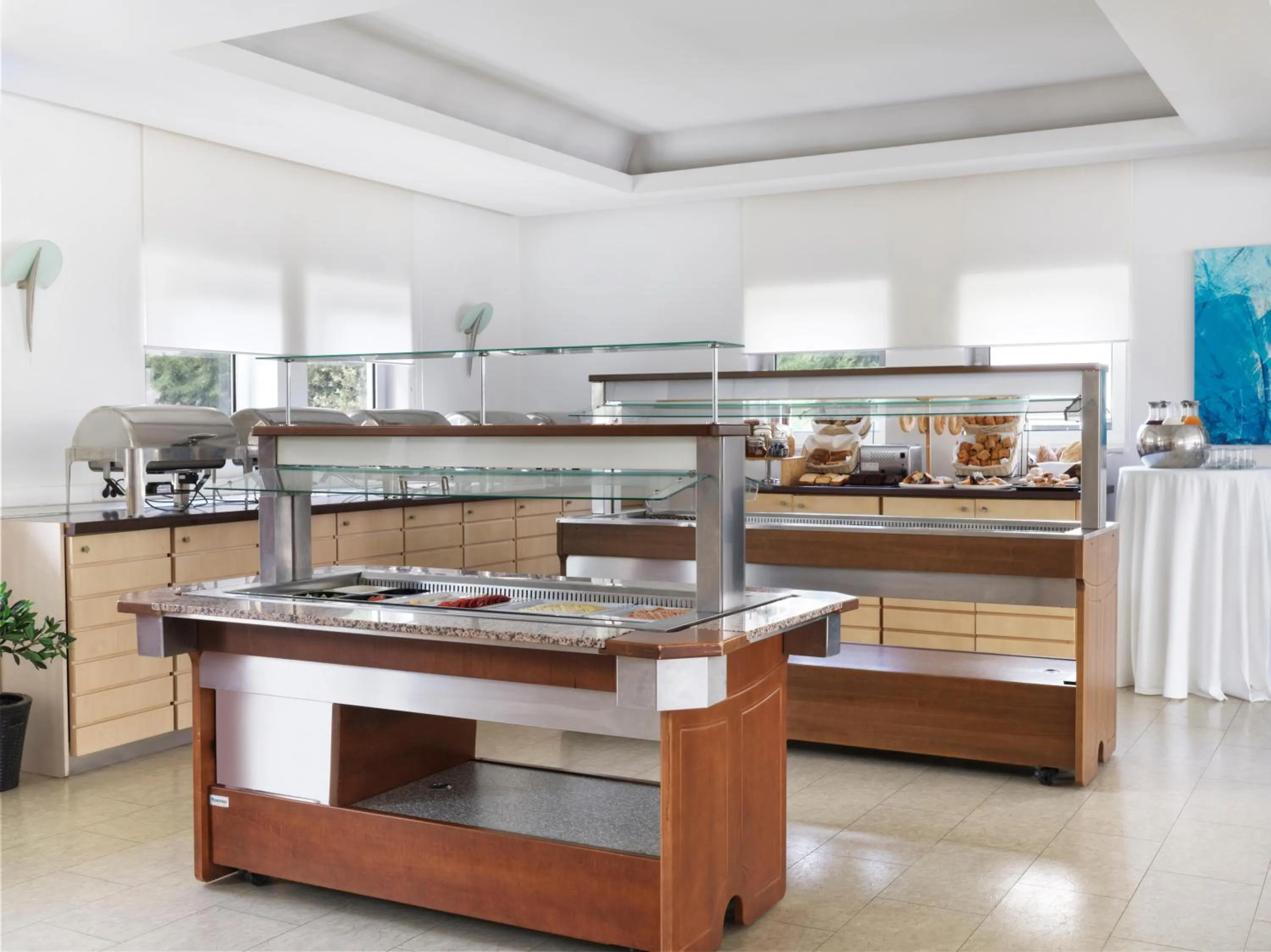 Restaurant/places to eat in Civitel Attik Rooms & Suites