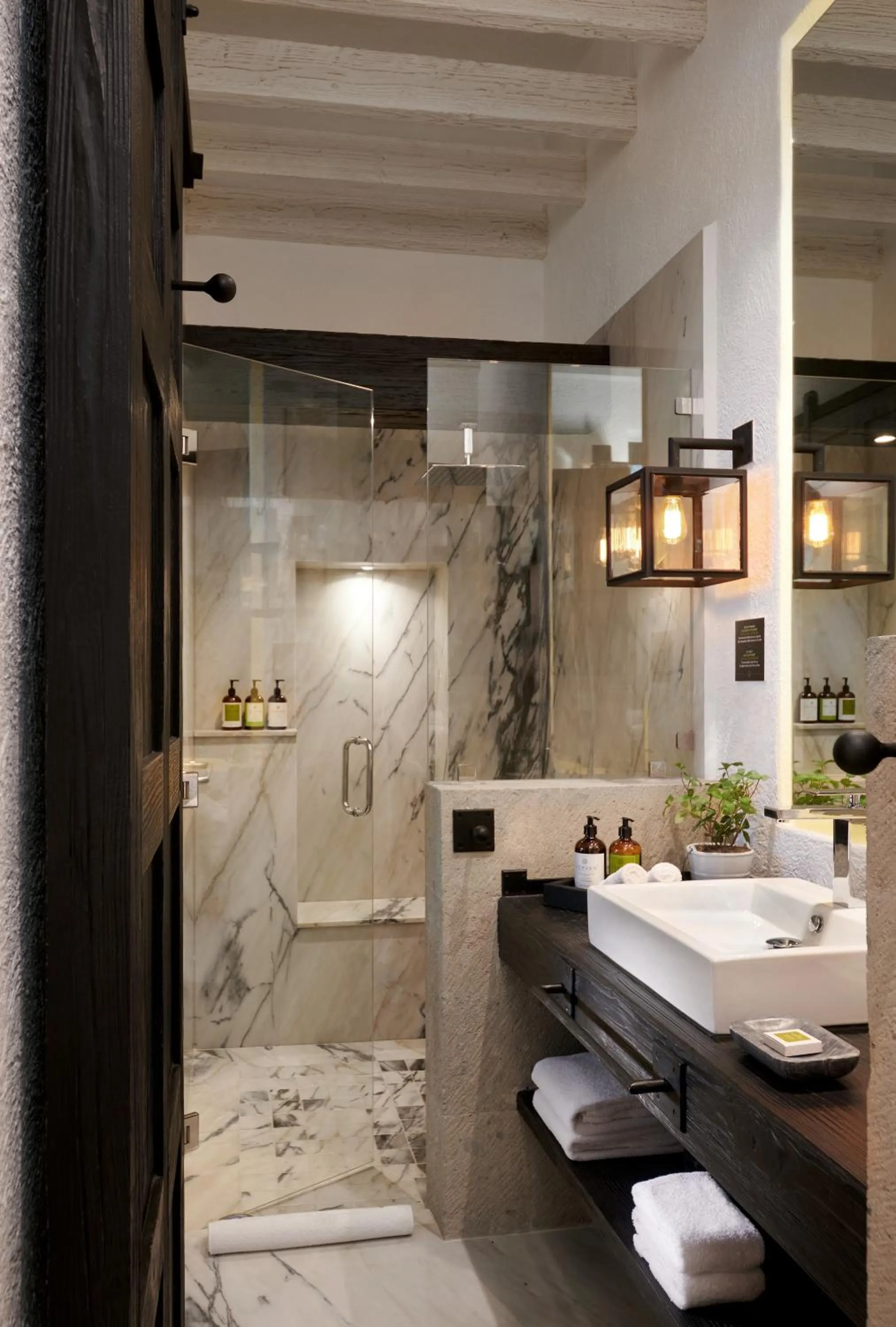 Shower in H21 Hospedaje Boutique