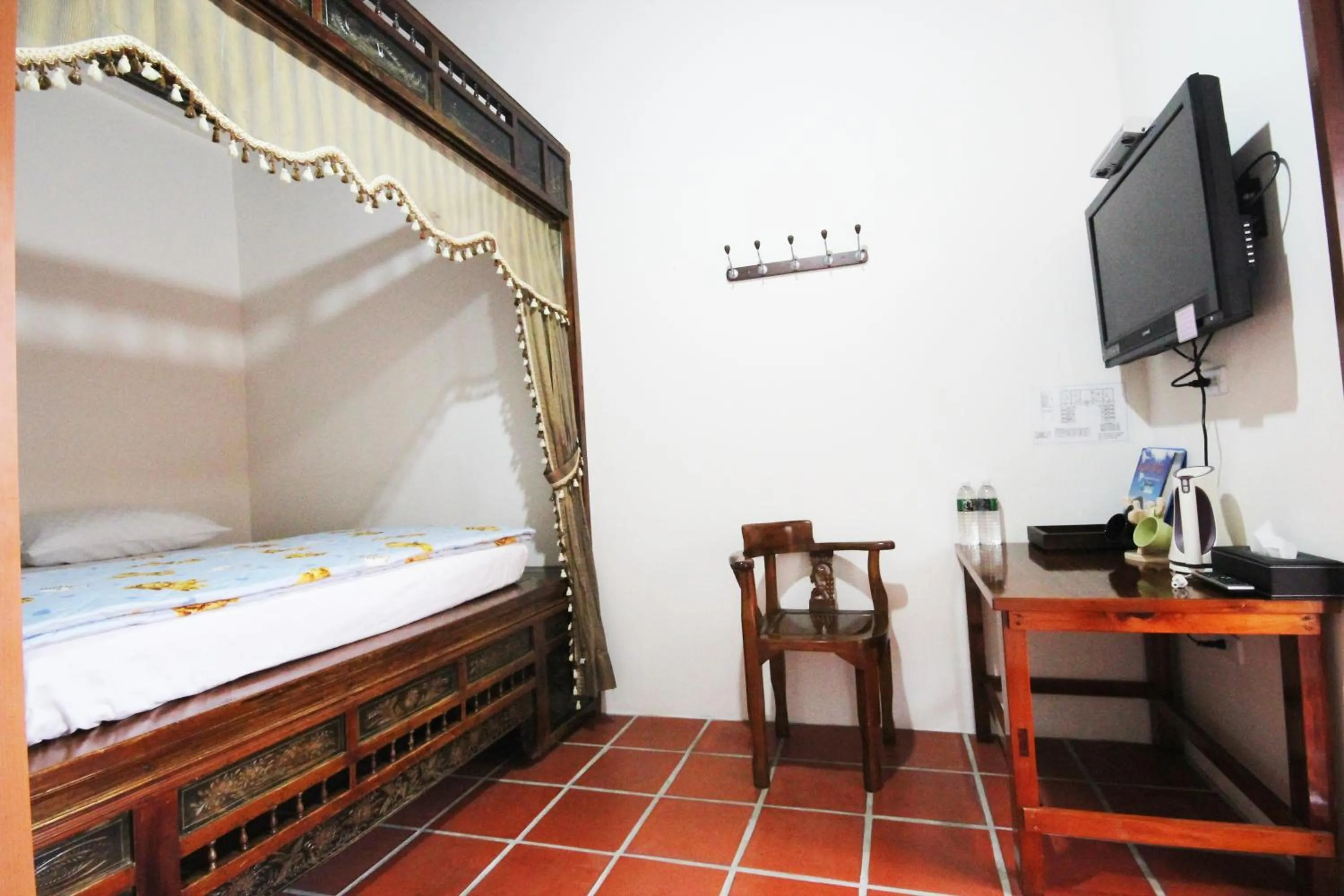 Photo of the whole room, Bed in SEAVIEW-SHOY B&B