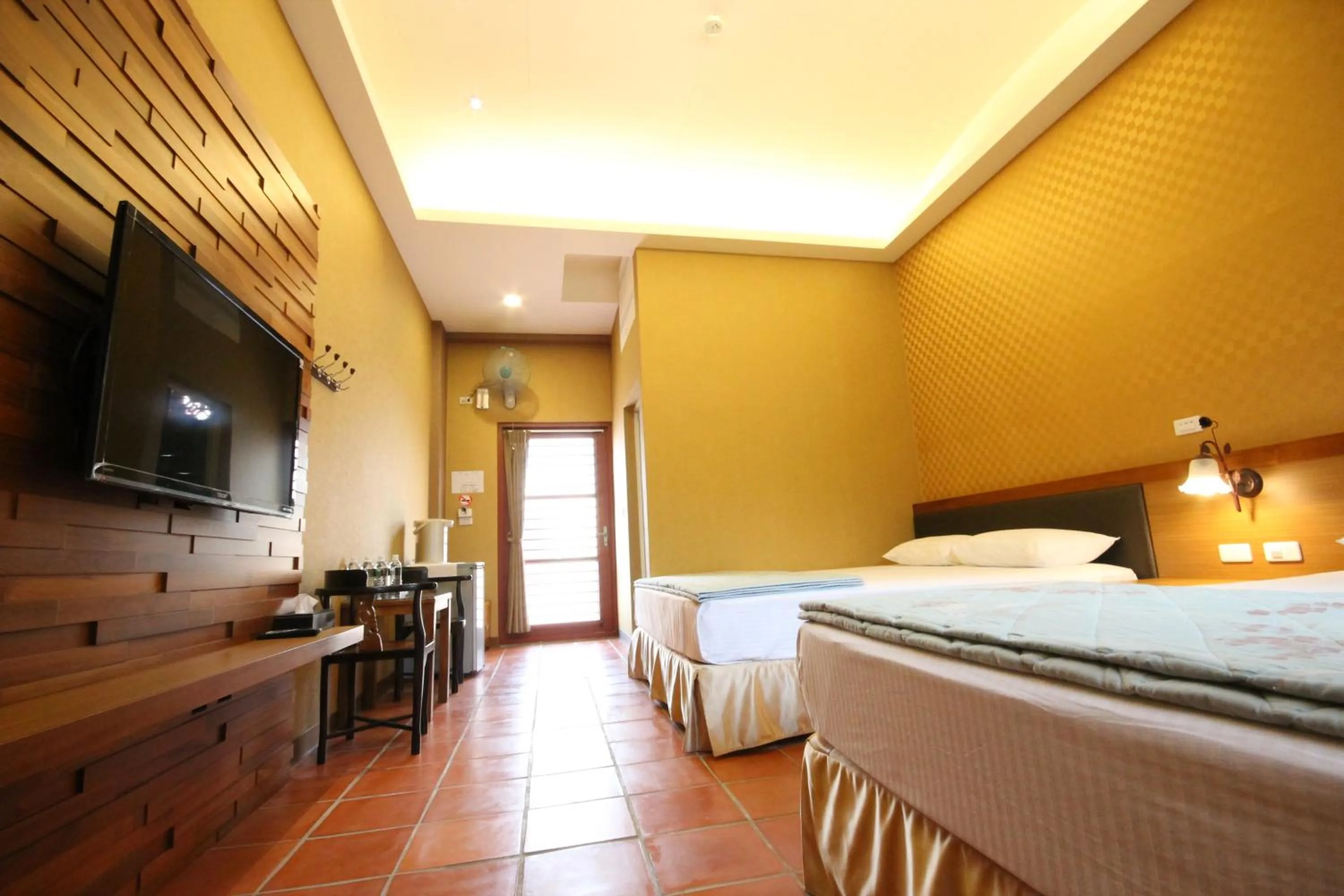 Photo of the whole room, Bed in SEAVIEW-SHOY B&B