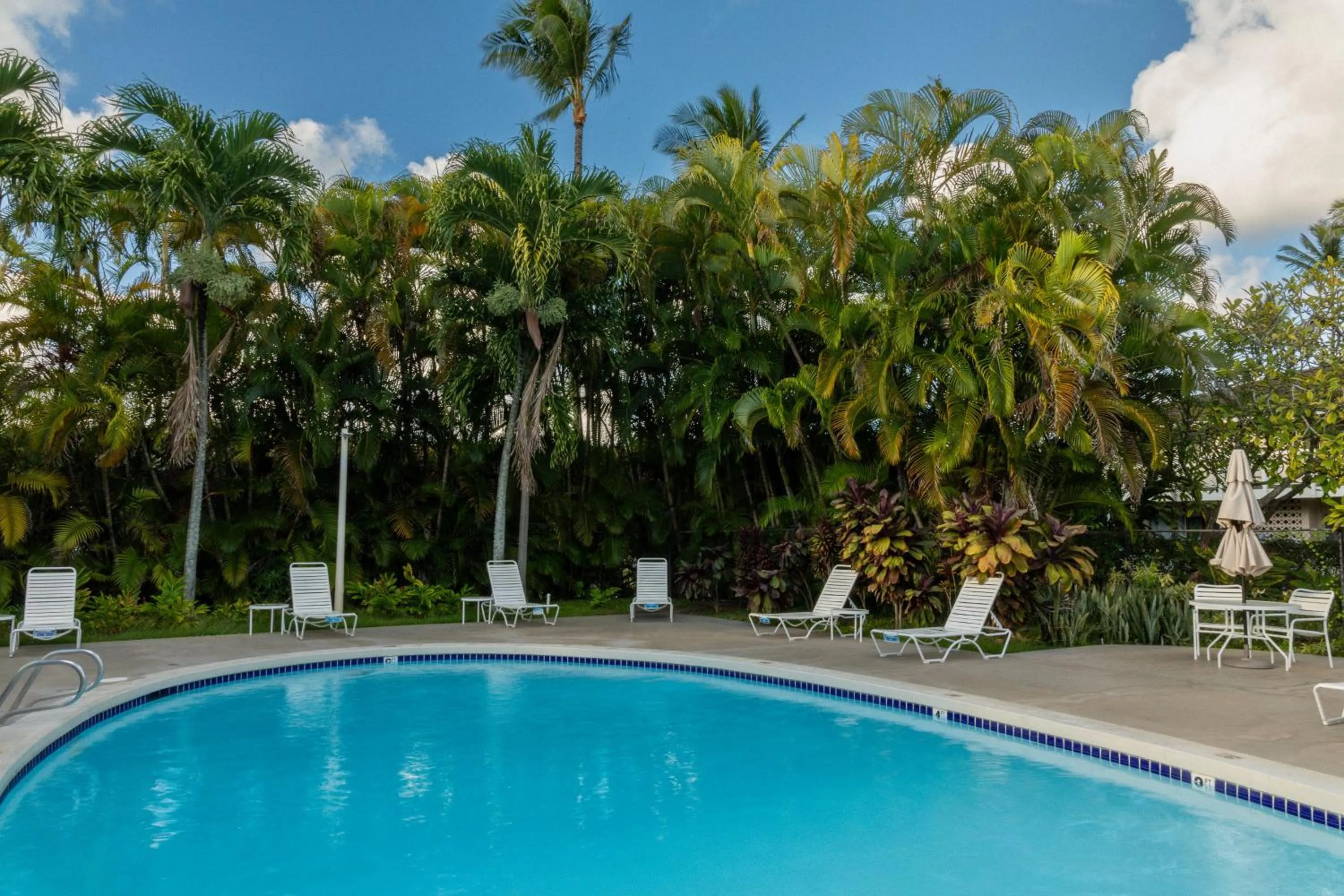 Property building in Plantation Hale Suites