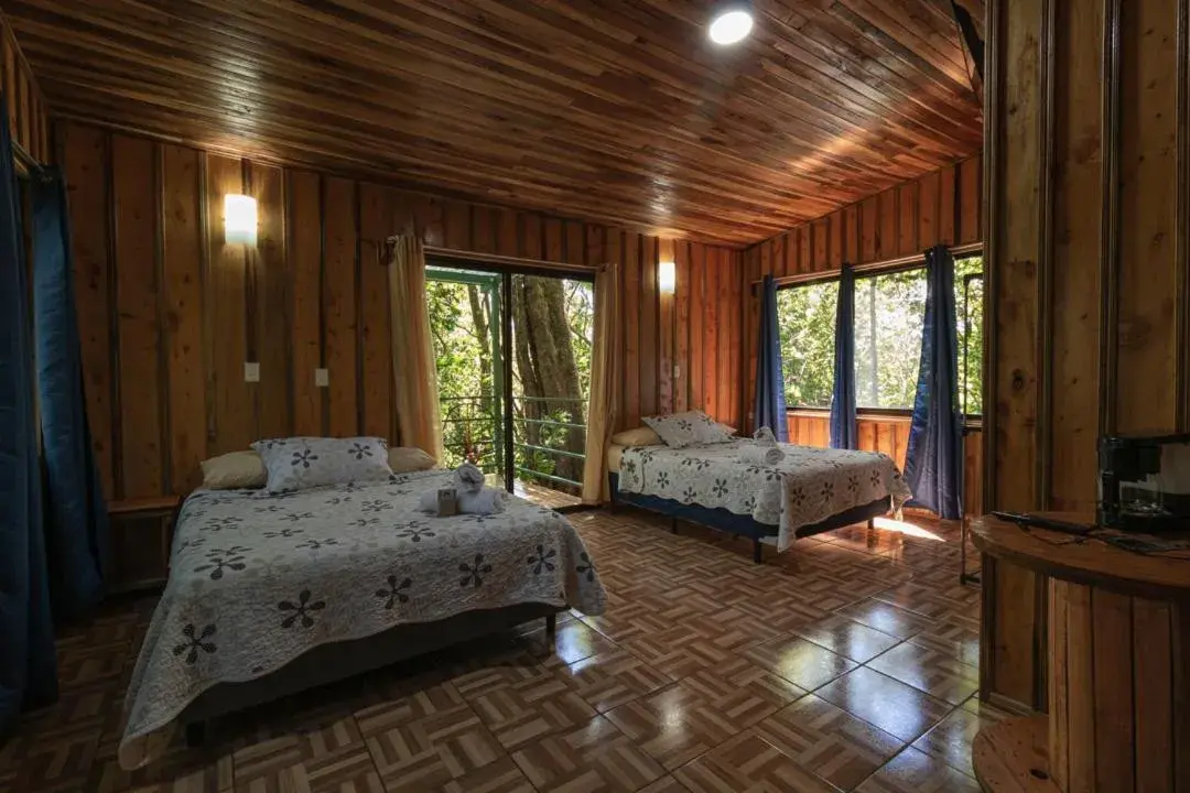 Standard Quadruple Room in The Green Tree Lodge Standard Quadruple Room in The Green Tree Lodge
