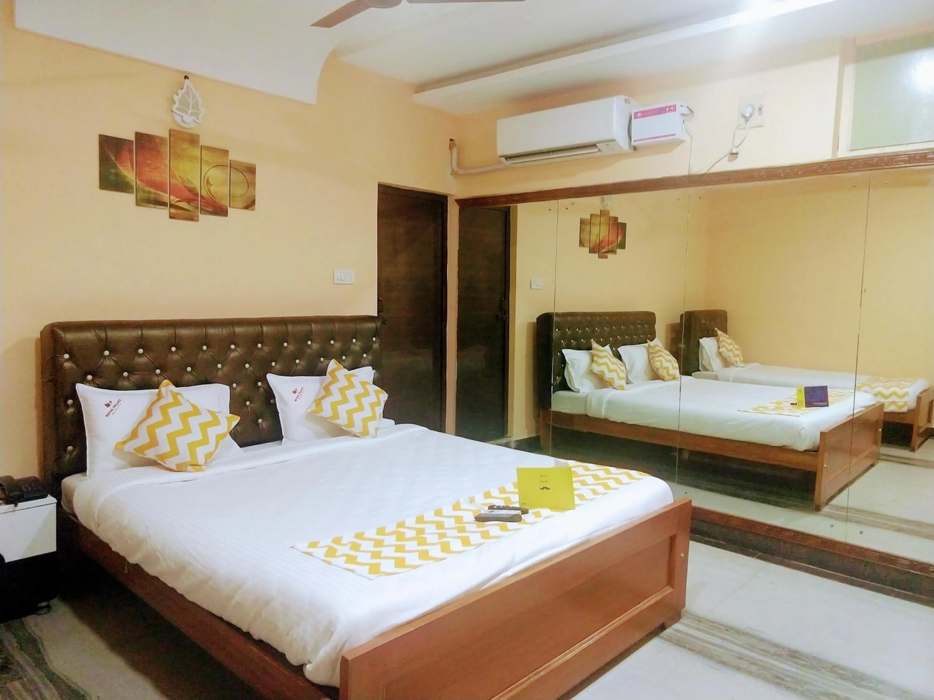 Bedroom, Bed in Royal Palace Marina