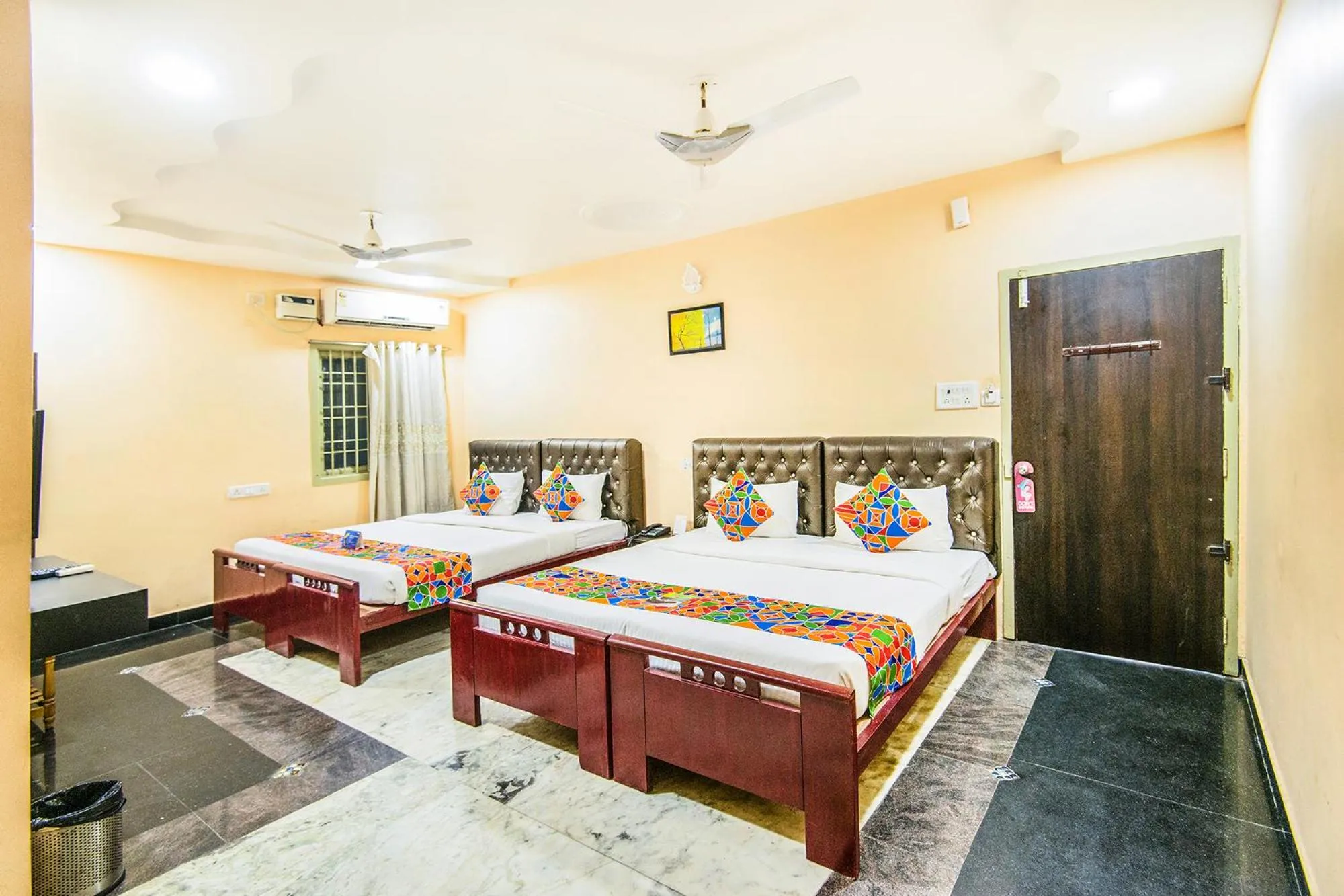 Photo of the whole room, Bed in Royal Palace Marina