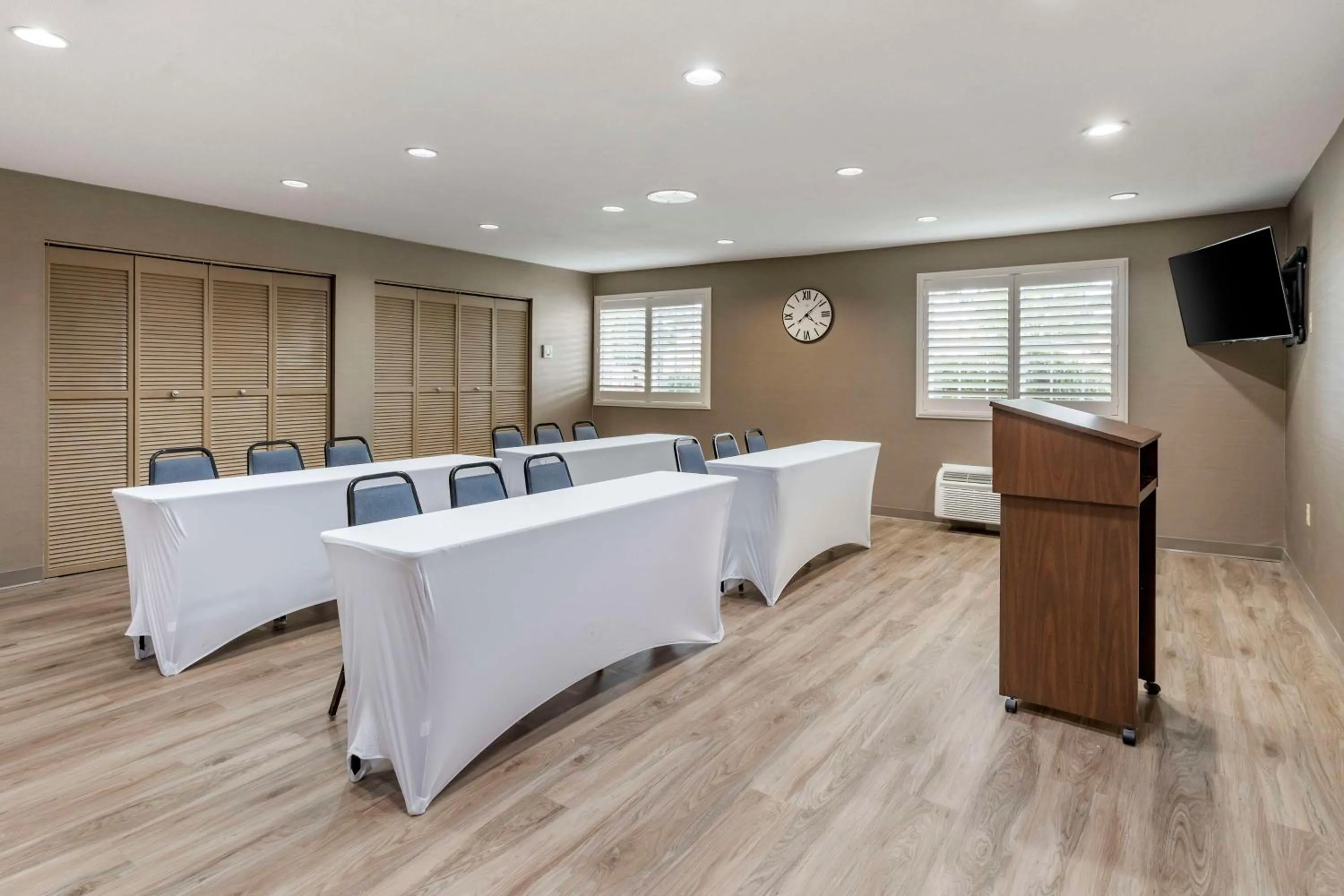 Meeting/conference room in Best Western Plus Vineyard Inn