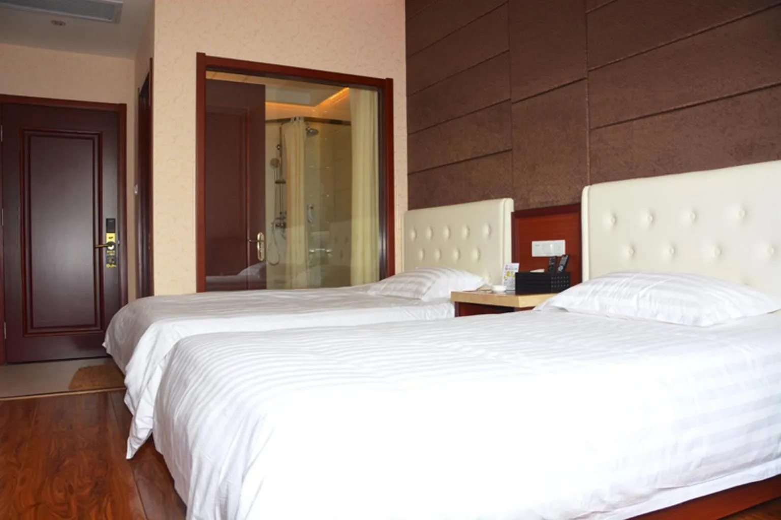 Bed in Hua Qi Kaiserdom Hotel Zhongshan Road St Michael's Cathedral and Zhanqiao Pier Qingdao