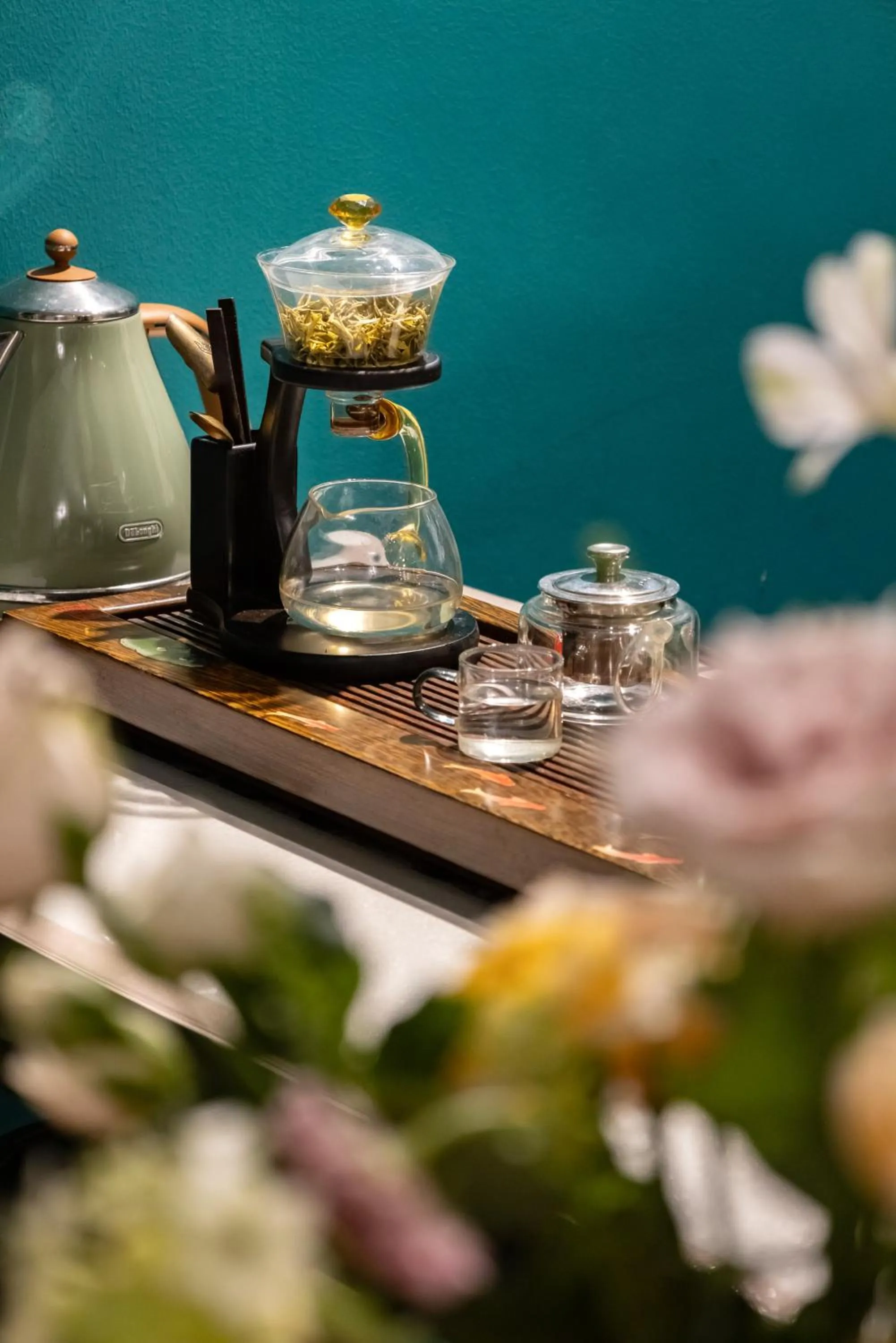 Coffee/tea facilities in Summer Tree Inn