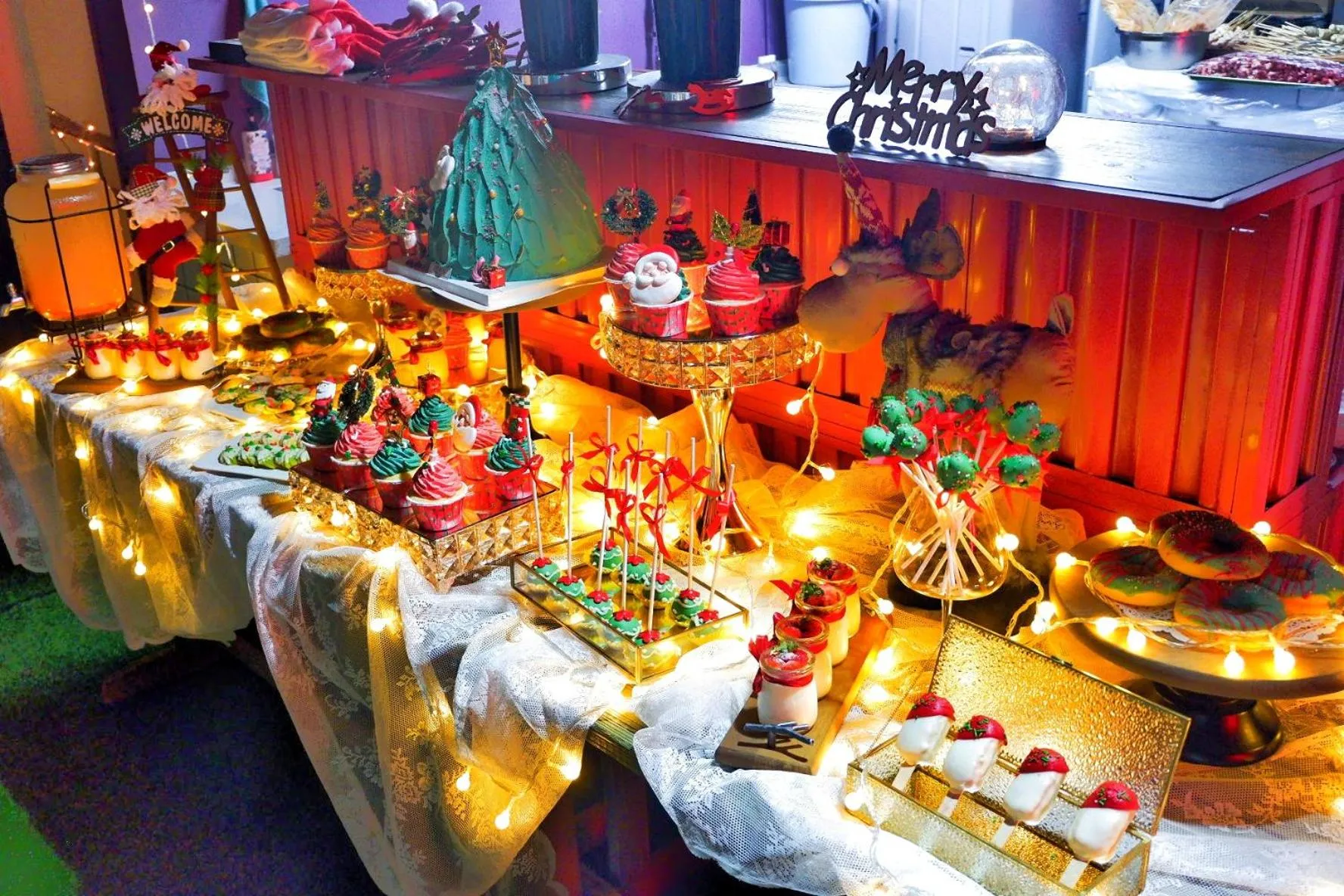 Restaurant/places to eat in Summer Tree Inn