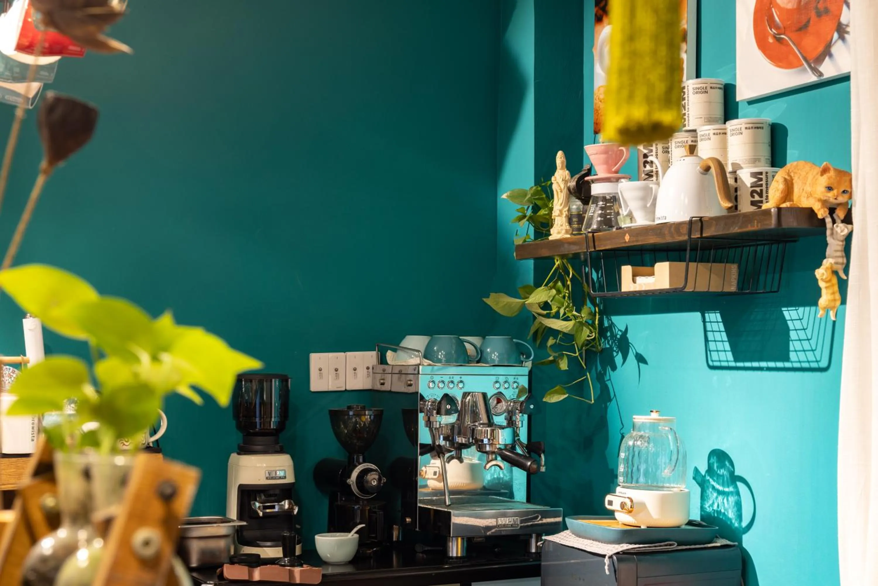 Coffee/tea facilities in Summer Tree Inn