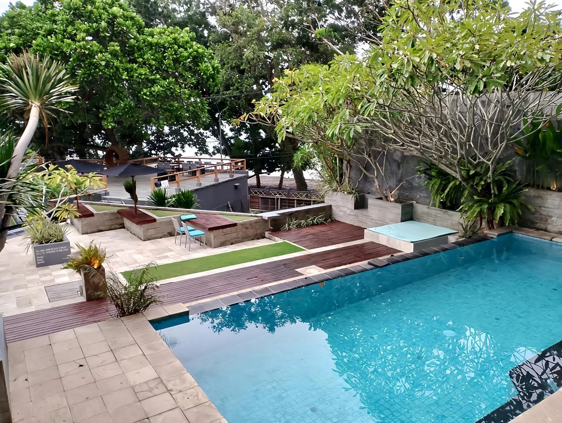 Swimming pool in JavaCove Beach Hotel