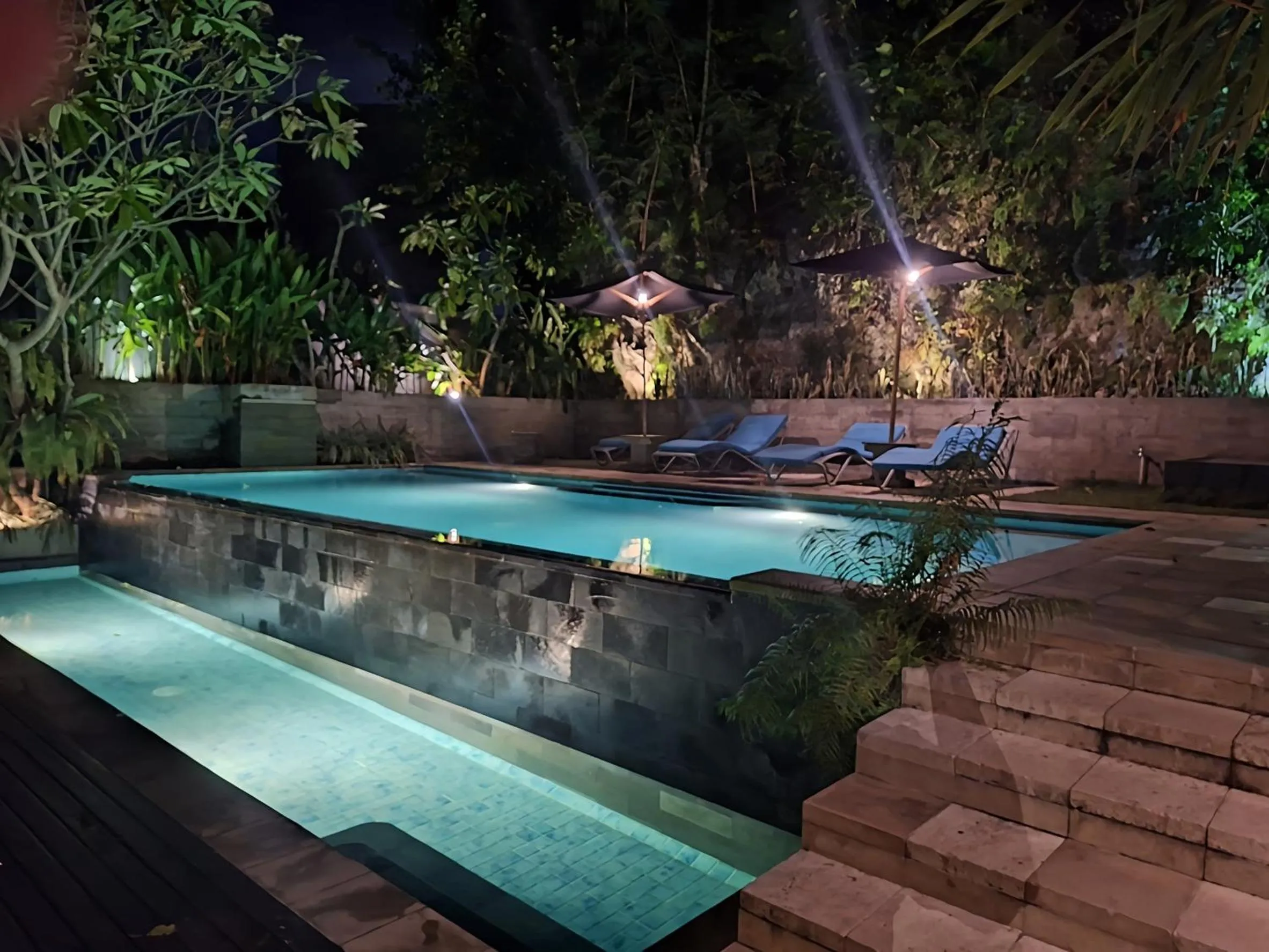 Swimming pool in JavaCove Beach Hotel