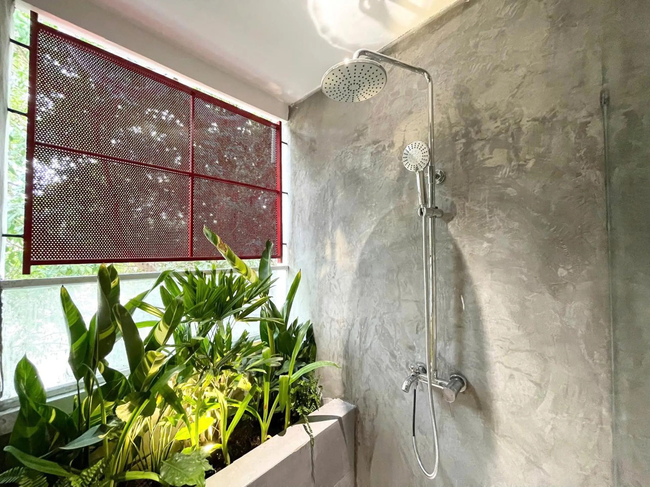 Shower in Joi Boutique Bãi Trước