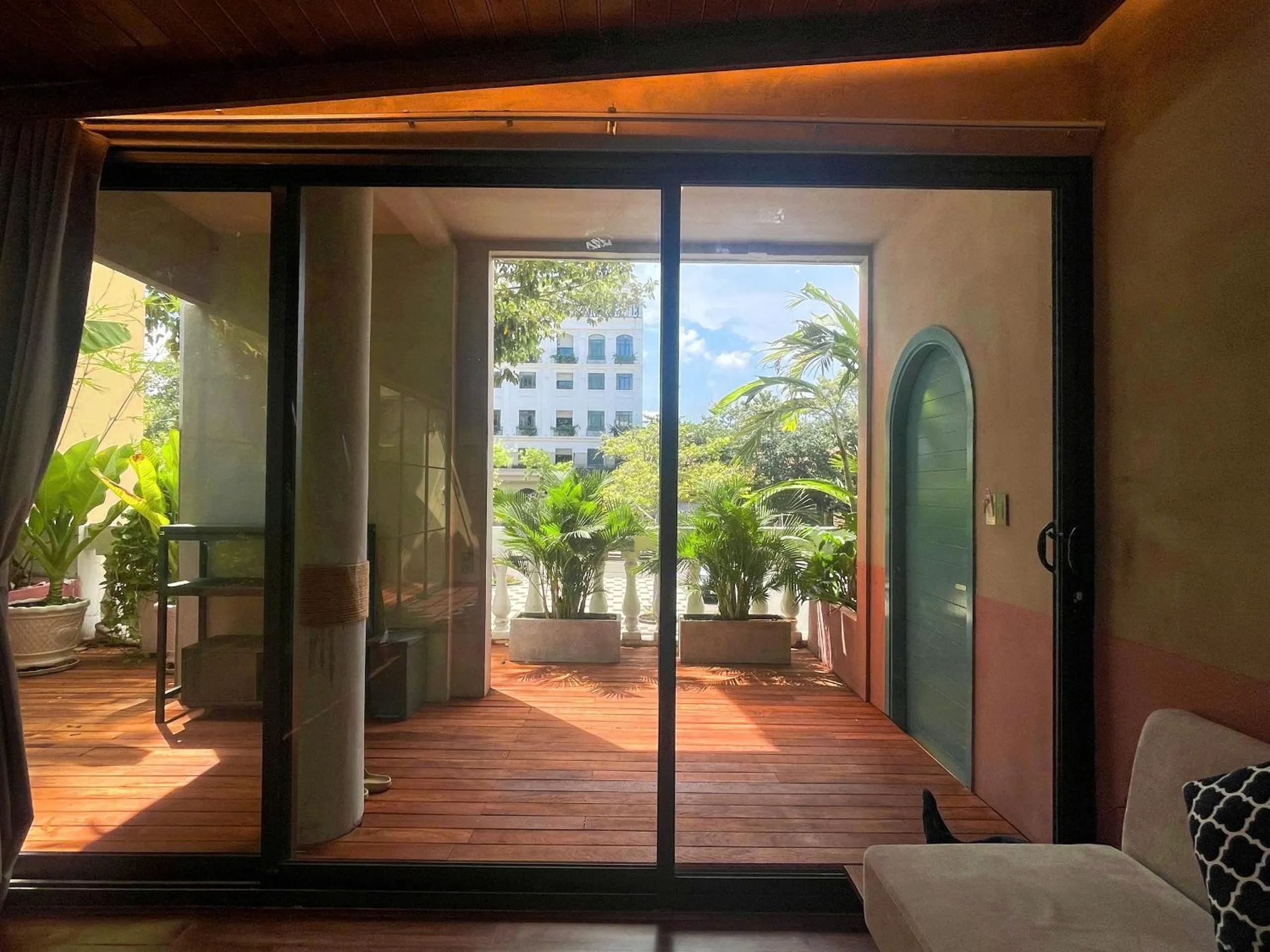 Bed in Joi Boutique Bãi Trước