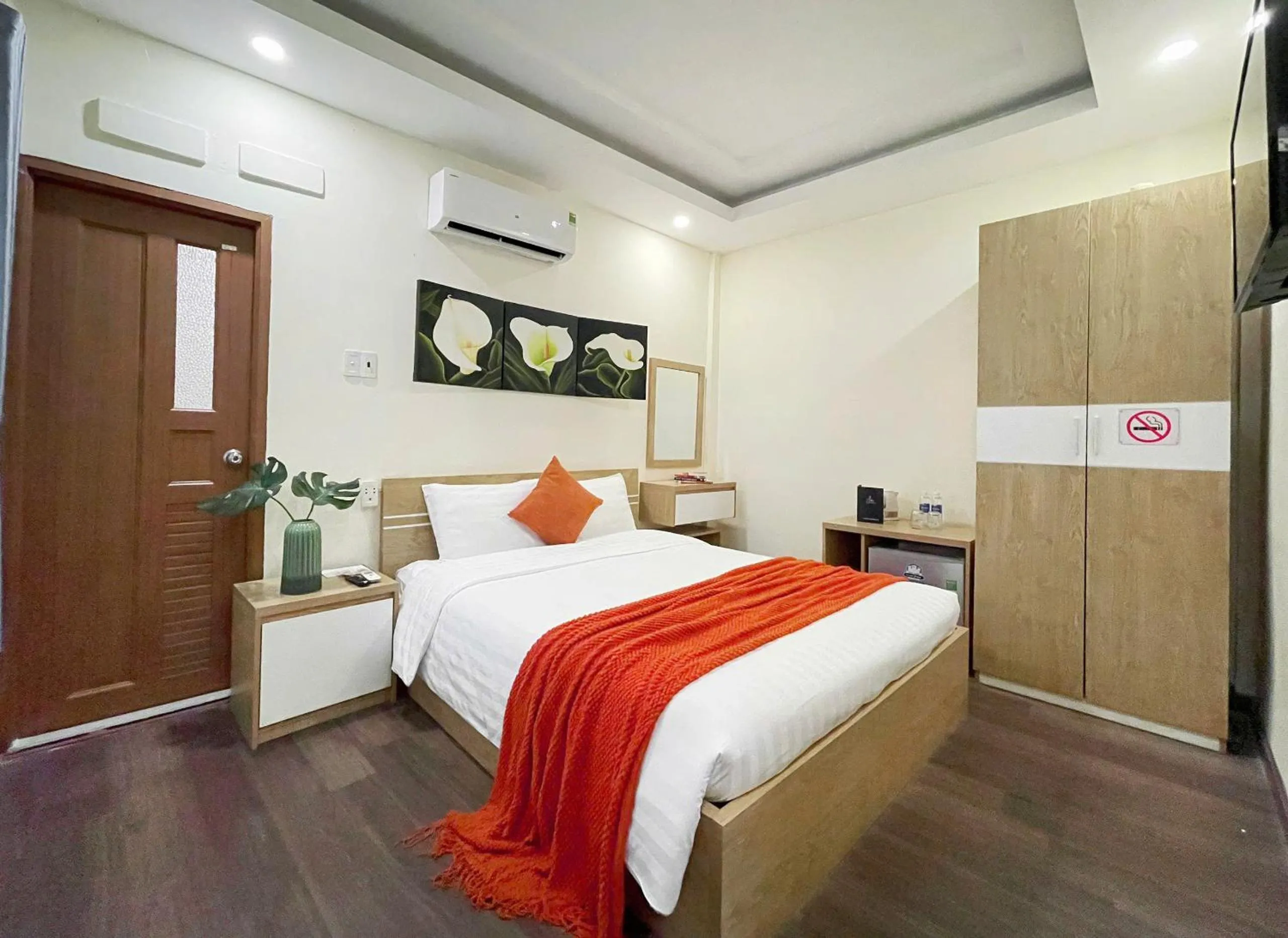 Bedroom, Bed in Joi Boutique Bãi Trước