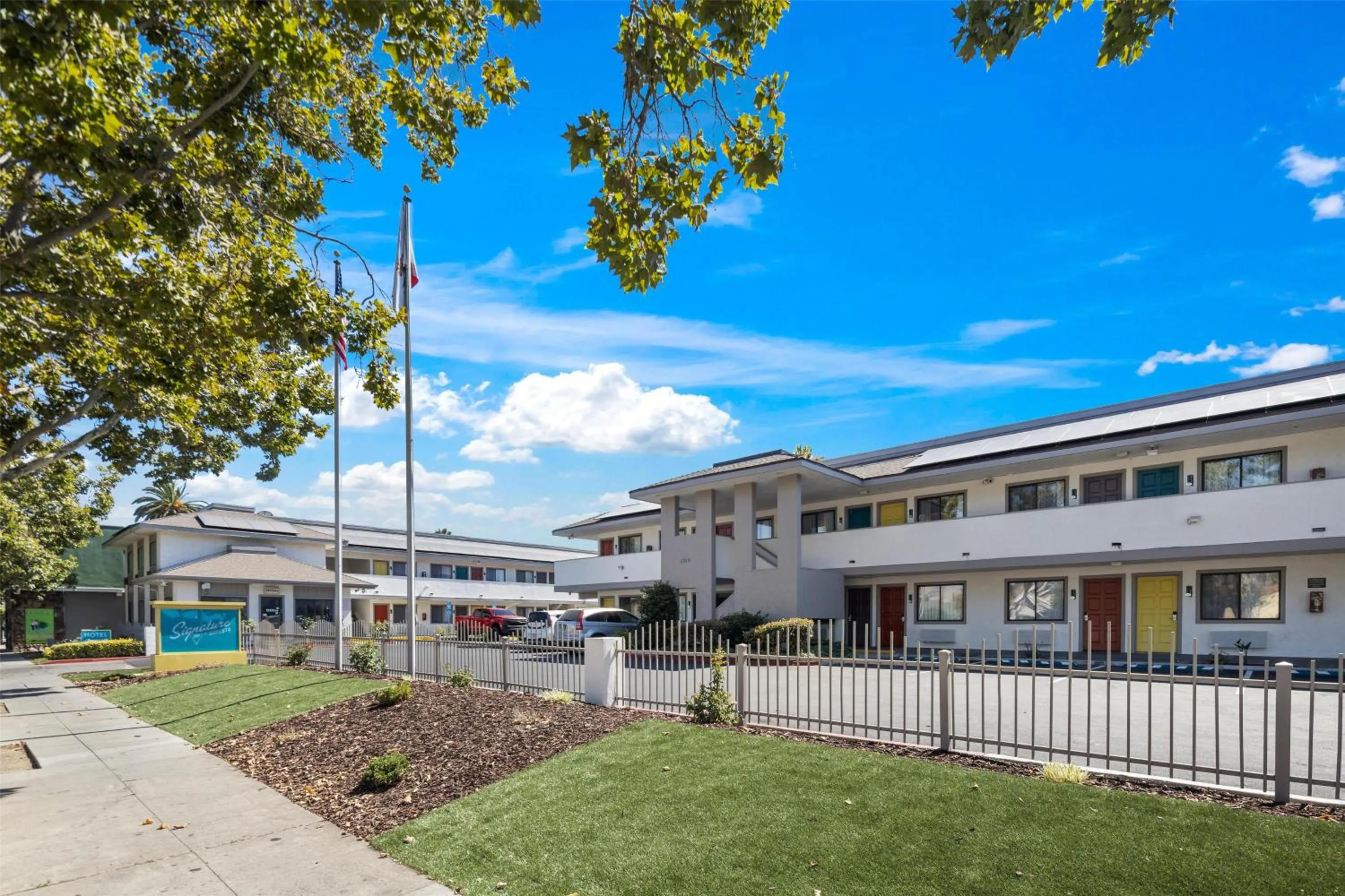 Property building in Signature Inn San Jose