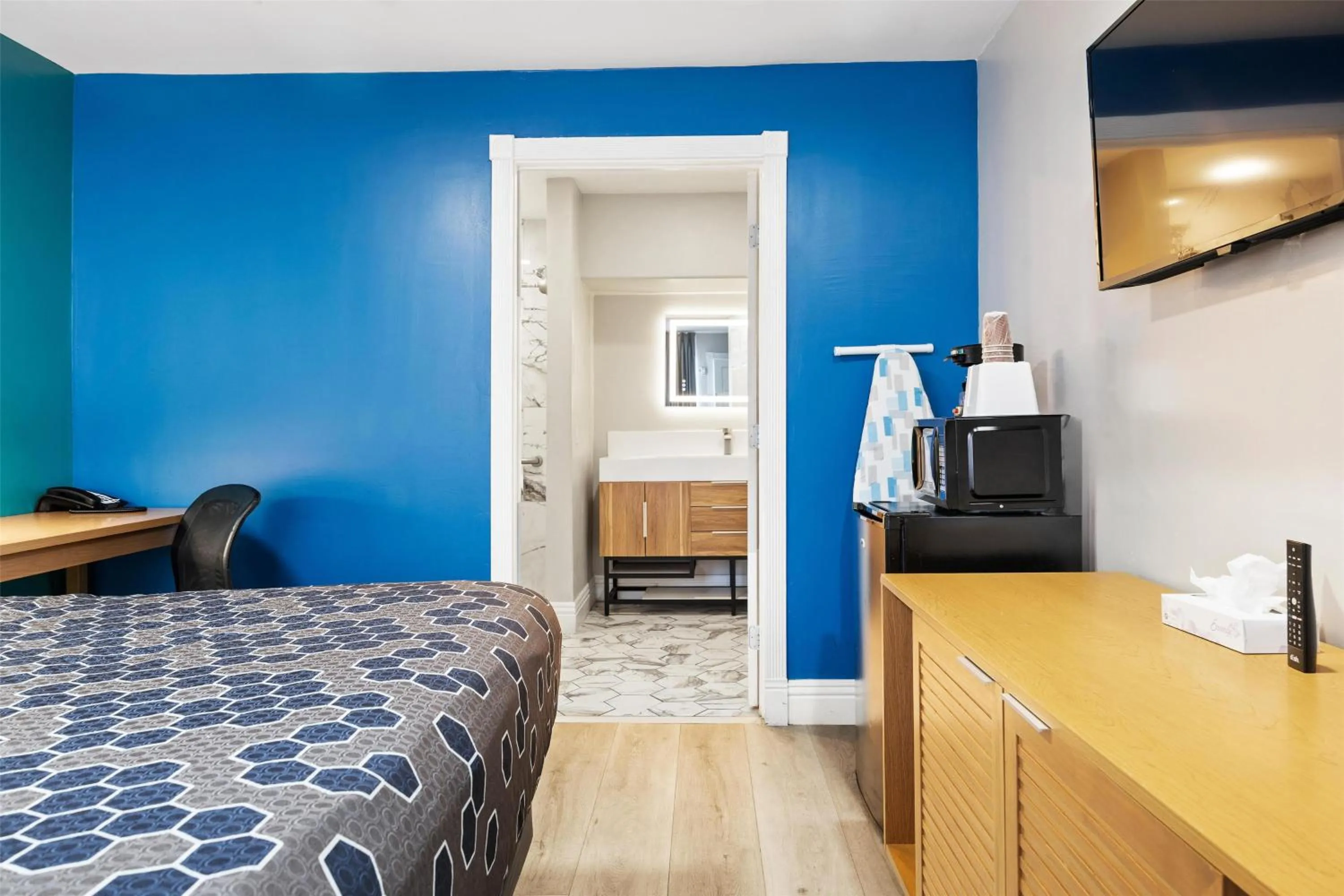 Bedroom, Bed in Signature Inn San Jose