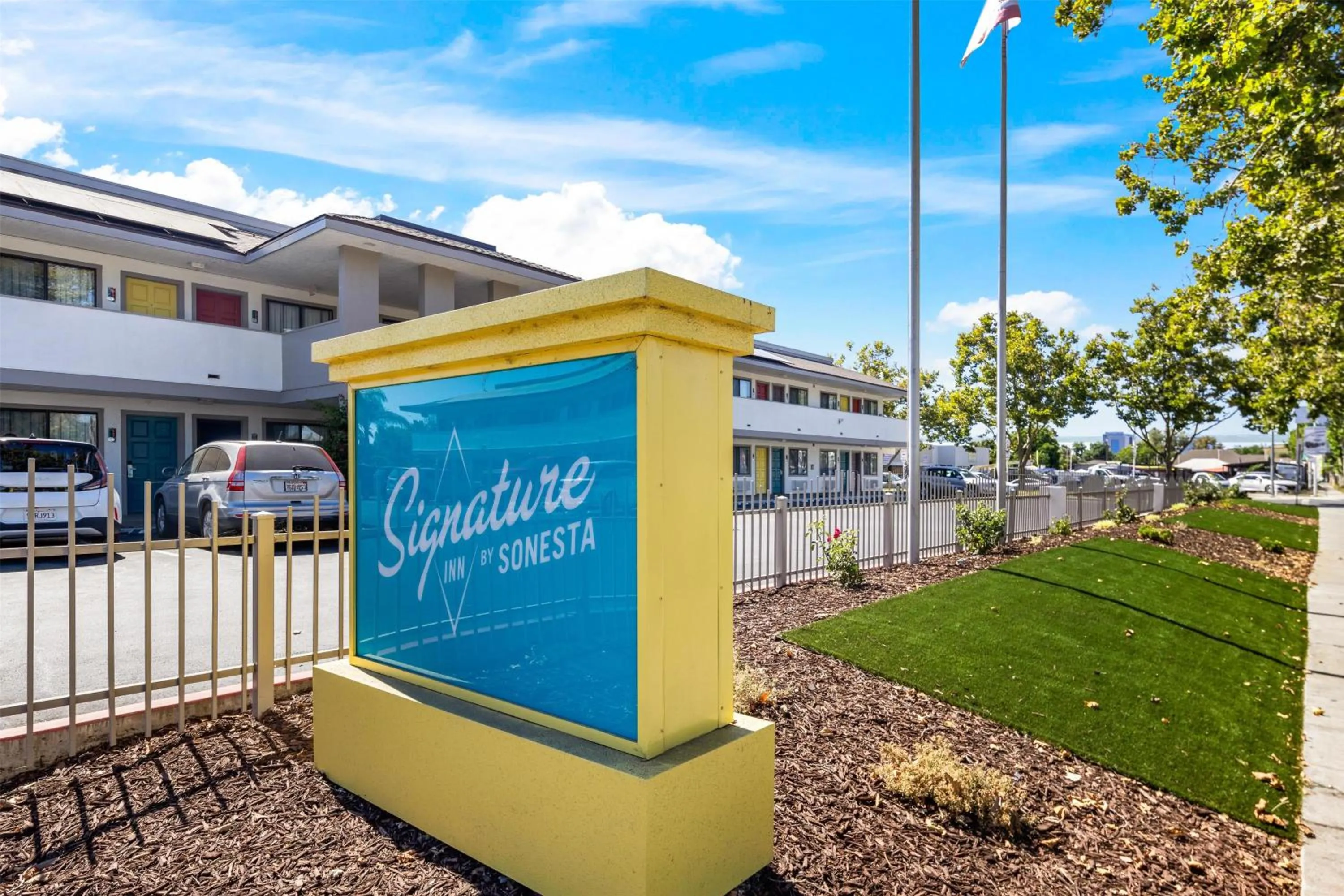 Property building in Signature Inn San Jose