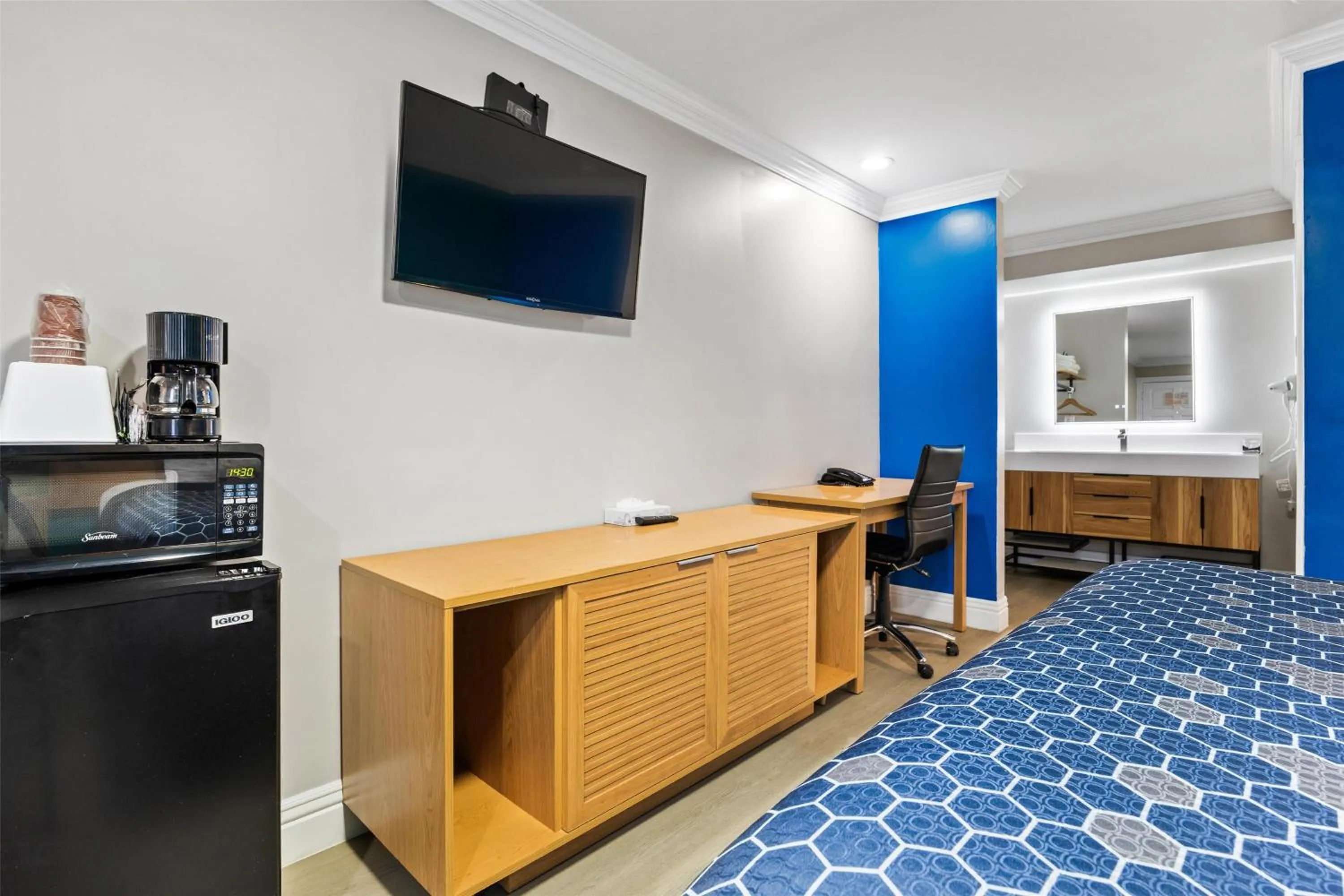 Other, Bed in Signature Inn San Jose