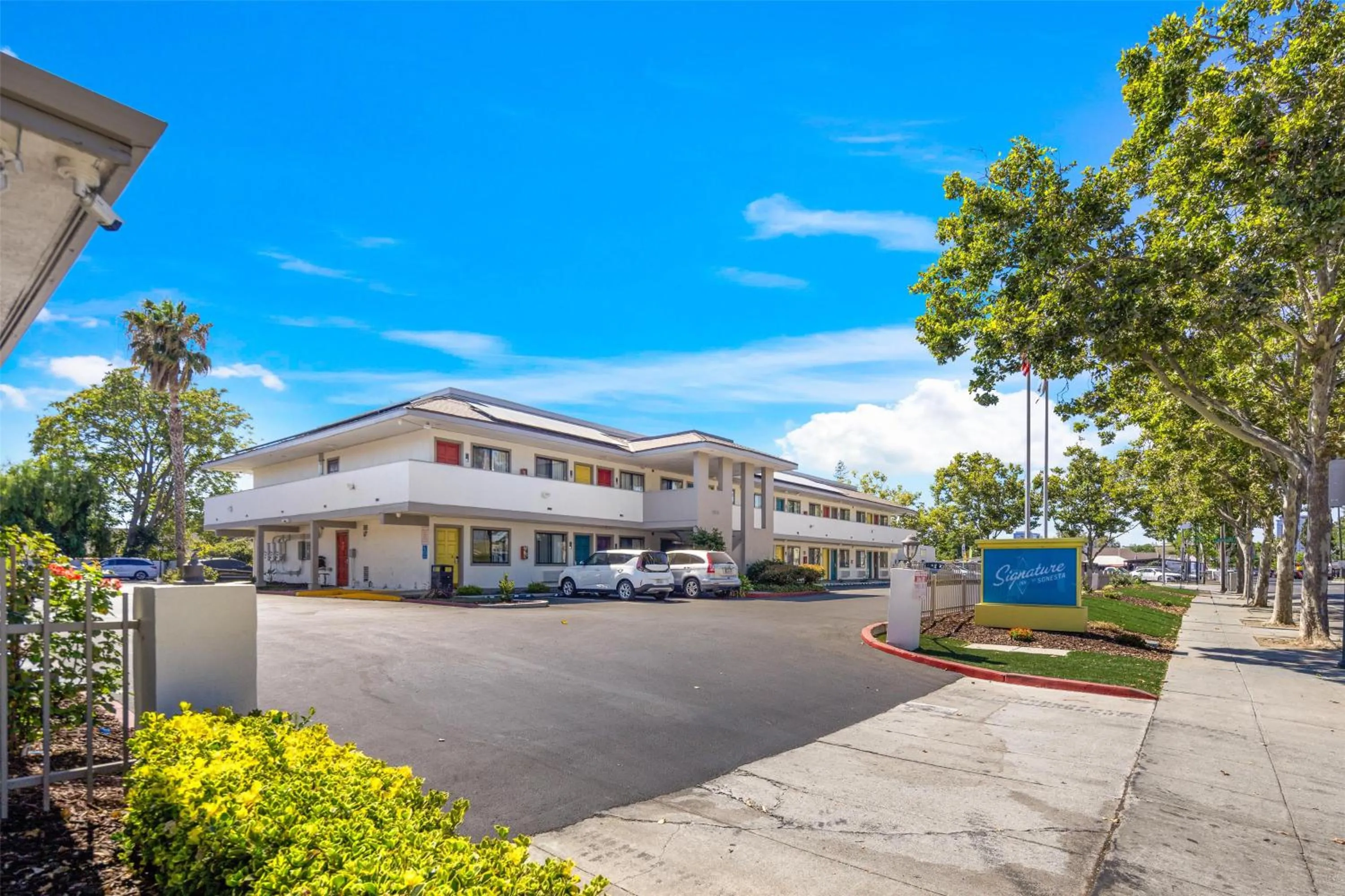 Property building in Signature Inn San Jose