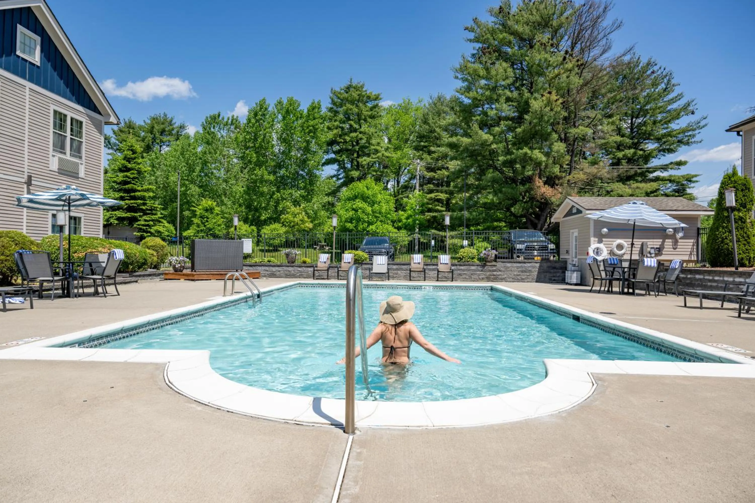 Swimming pool in The Hotel Saratoga, an Ascend Collection Hotel