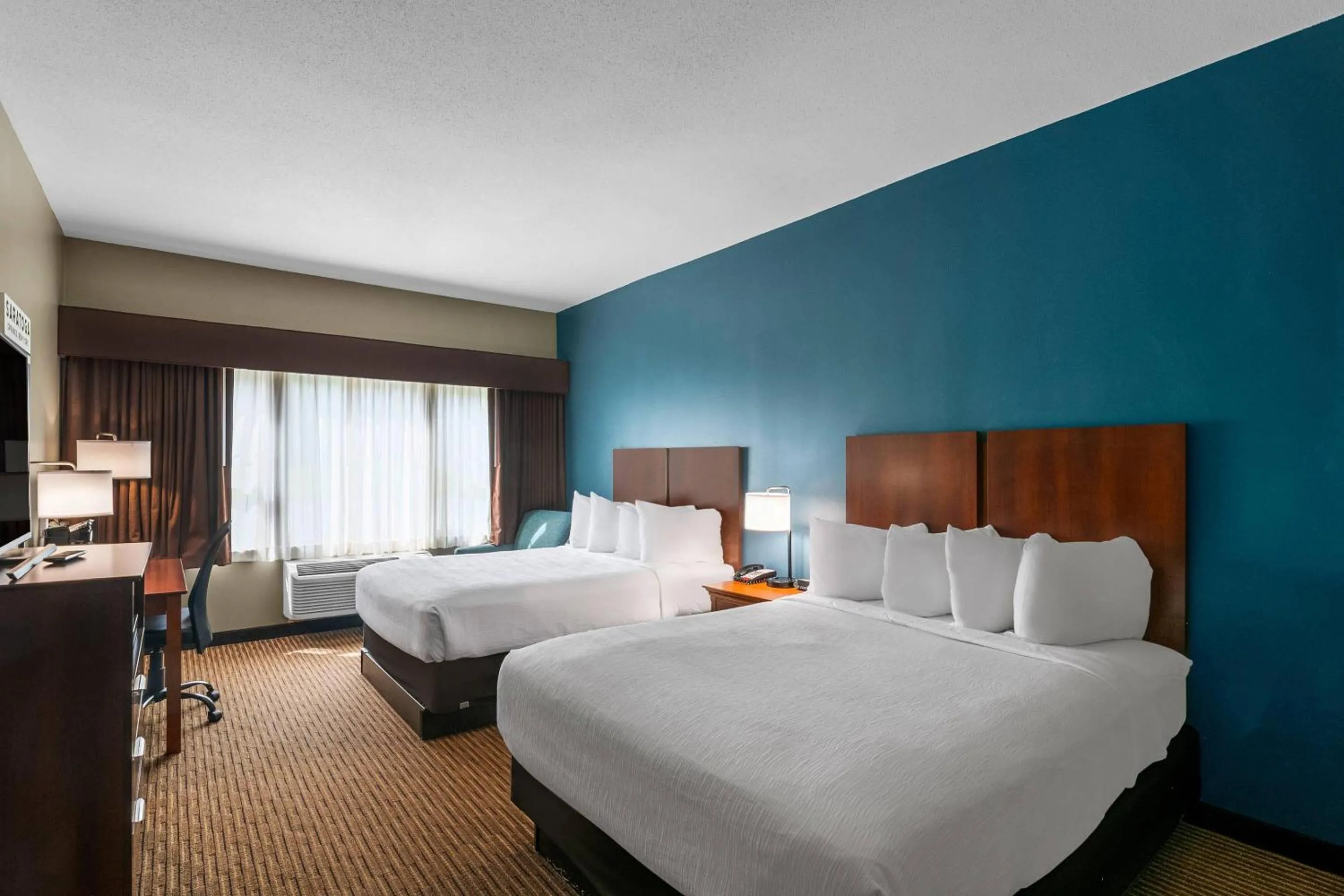 Bedroom, Bed in The Hotel Saratoga, an Ascend Collection Hotel