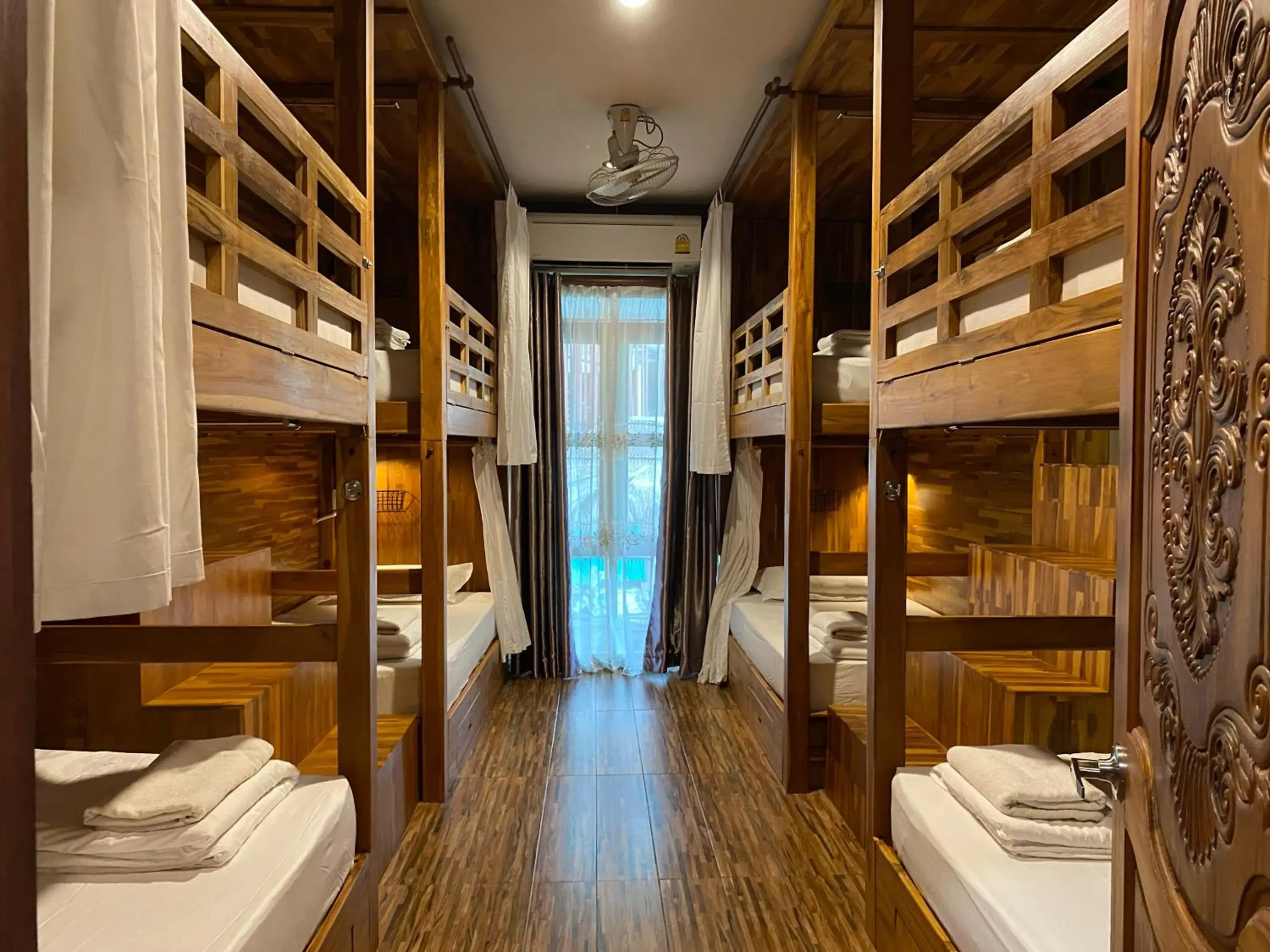 Bed in 8-Bed Mixed Dormitory Room in Bloom Cafe & Hostel Bed in 8-Bed Mixed Dormitory Room in Bloom Cafe & Hostel