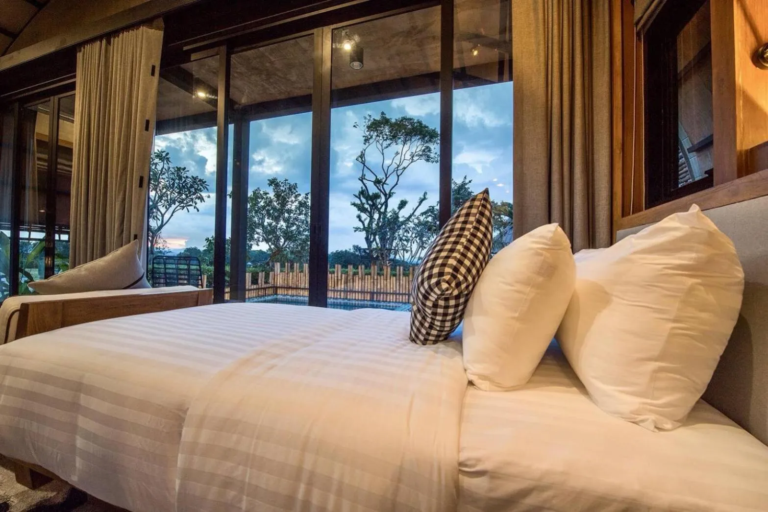 Bed in Vino Neste Private Pool Villas