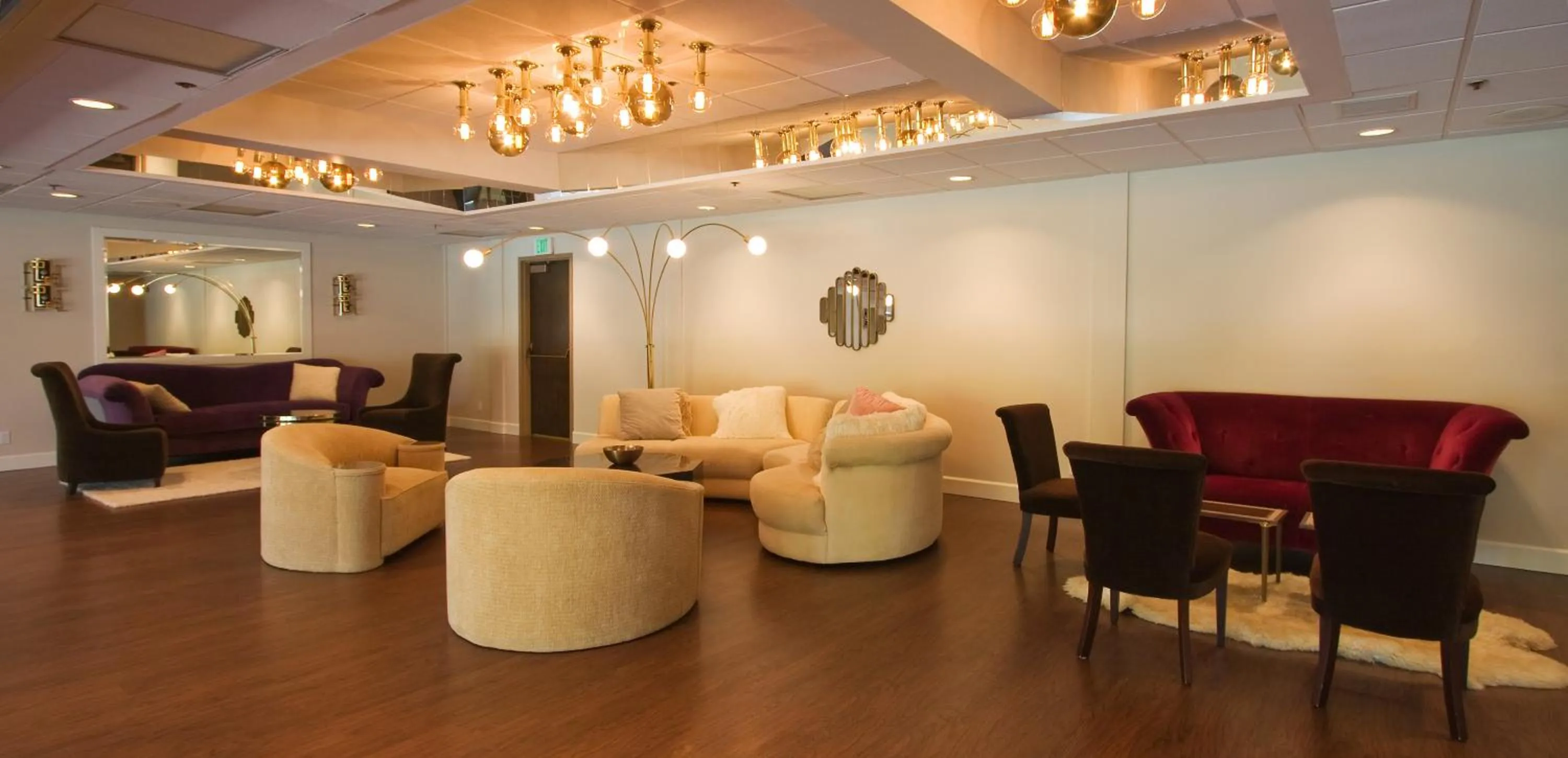 Meeting/conference room in Ashland Hills Hotel & Suites