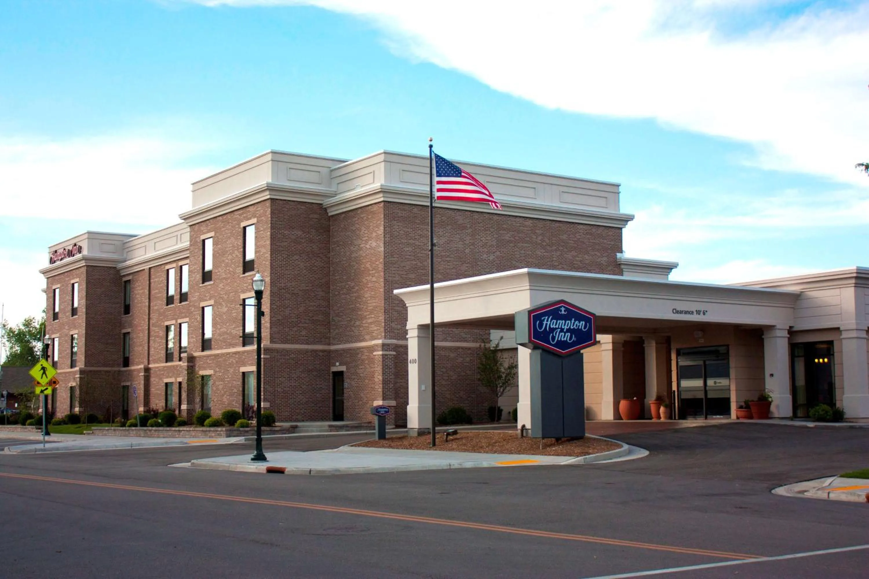 Property building in Hampton Inn - Burlington