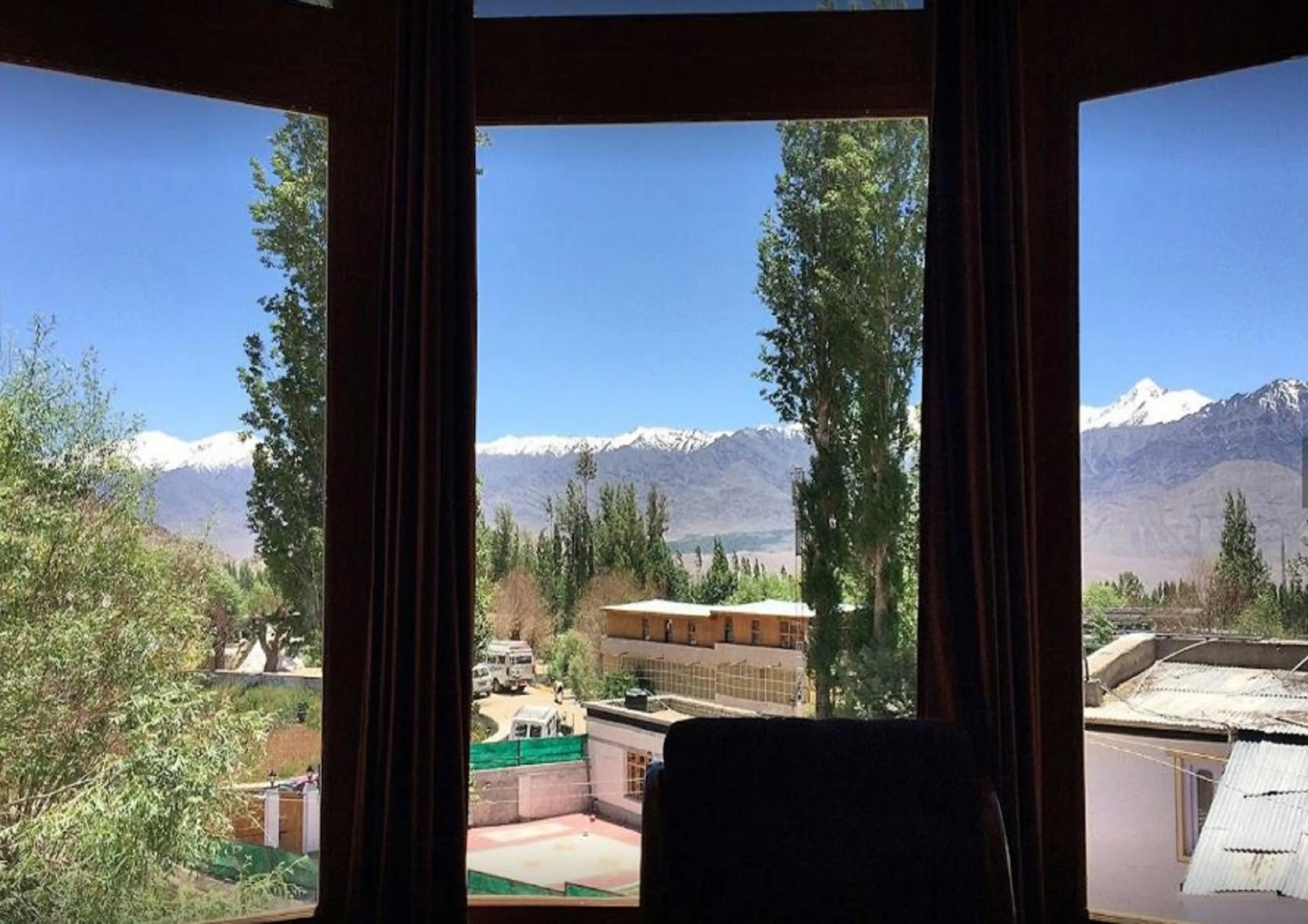 Mountain view in Himalayan Retreat-Karzoo
