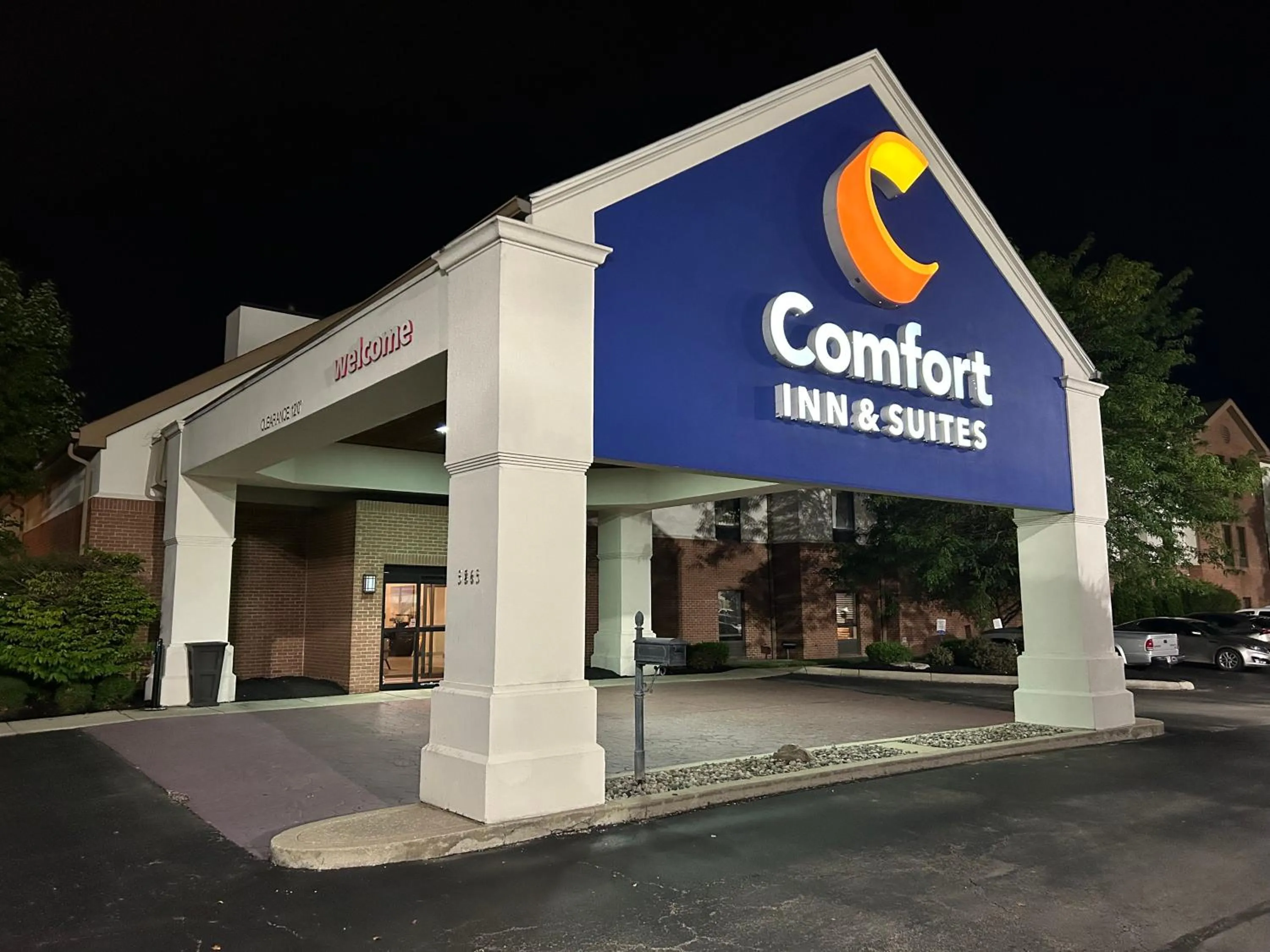 Property building in Comfort Inn & Suites Toledo North