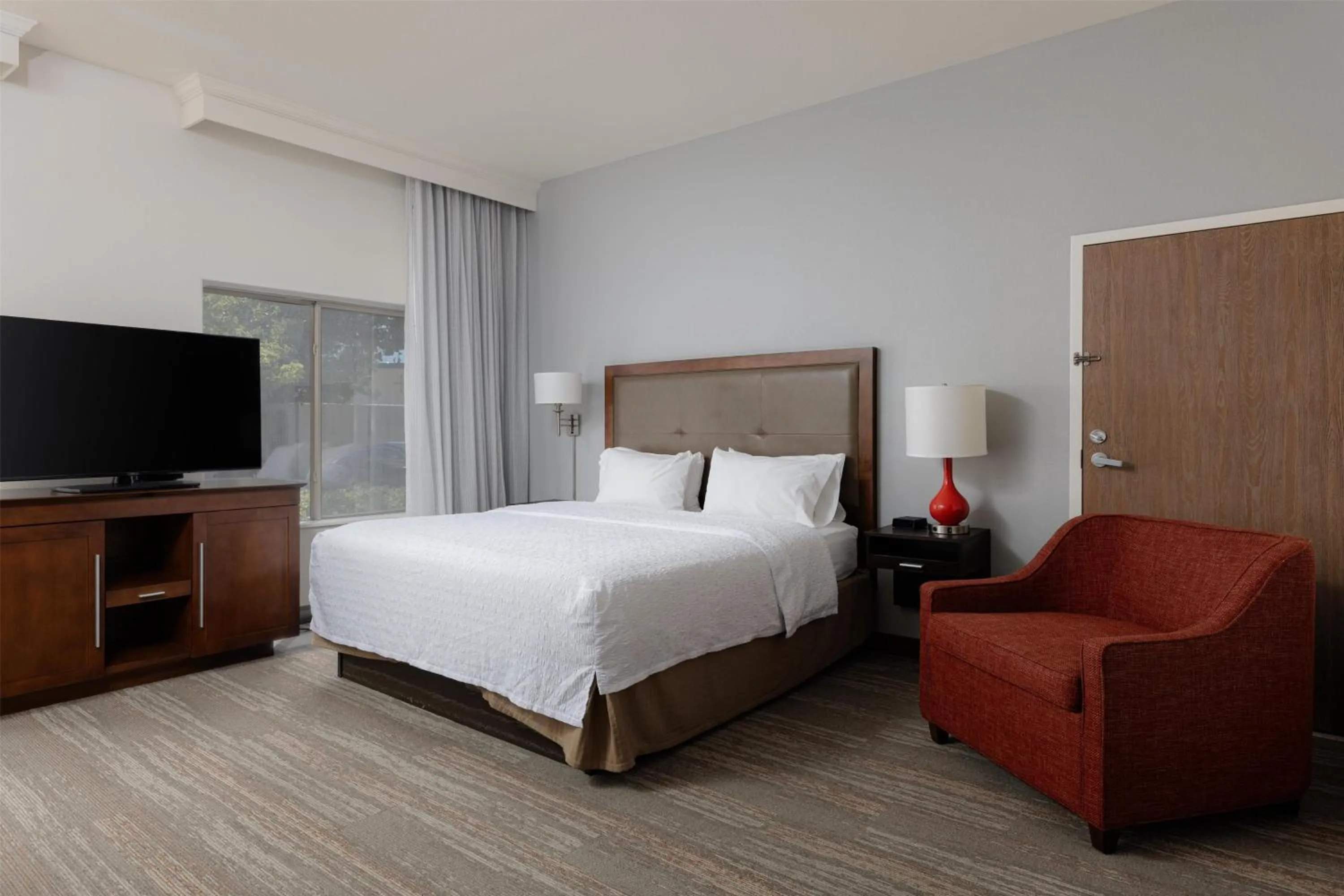 Bed in Hampton Inn & Suites Palmdale