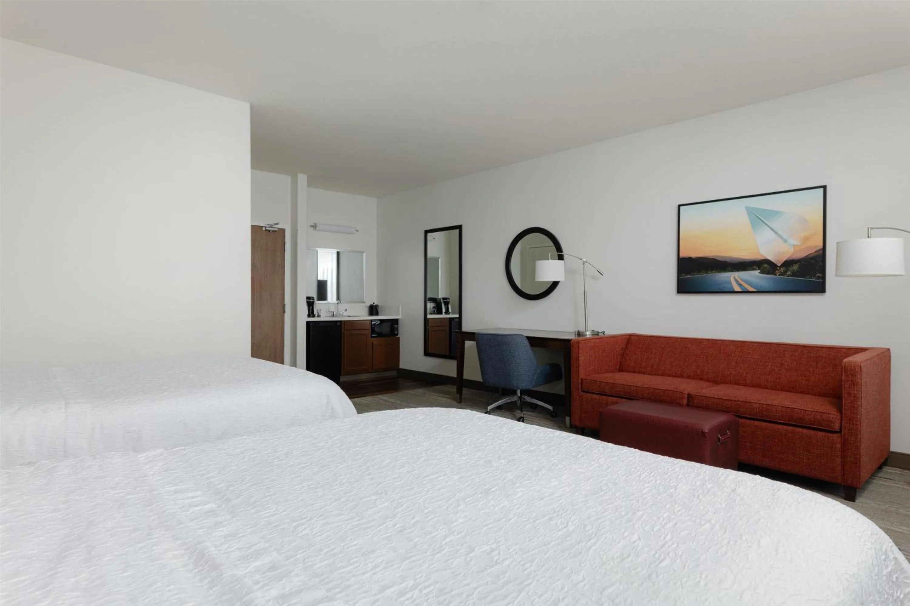 Living room, Bed in Hampton Inn & Suites Palmdale