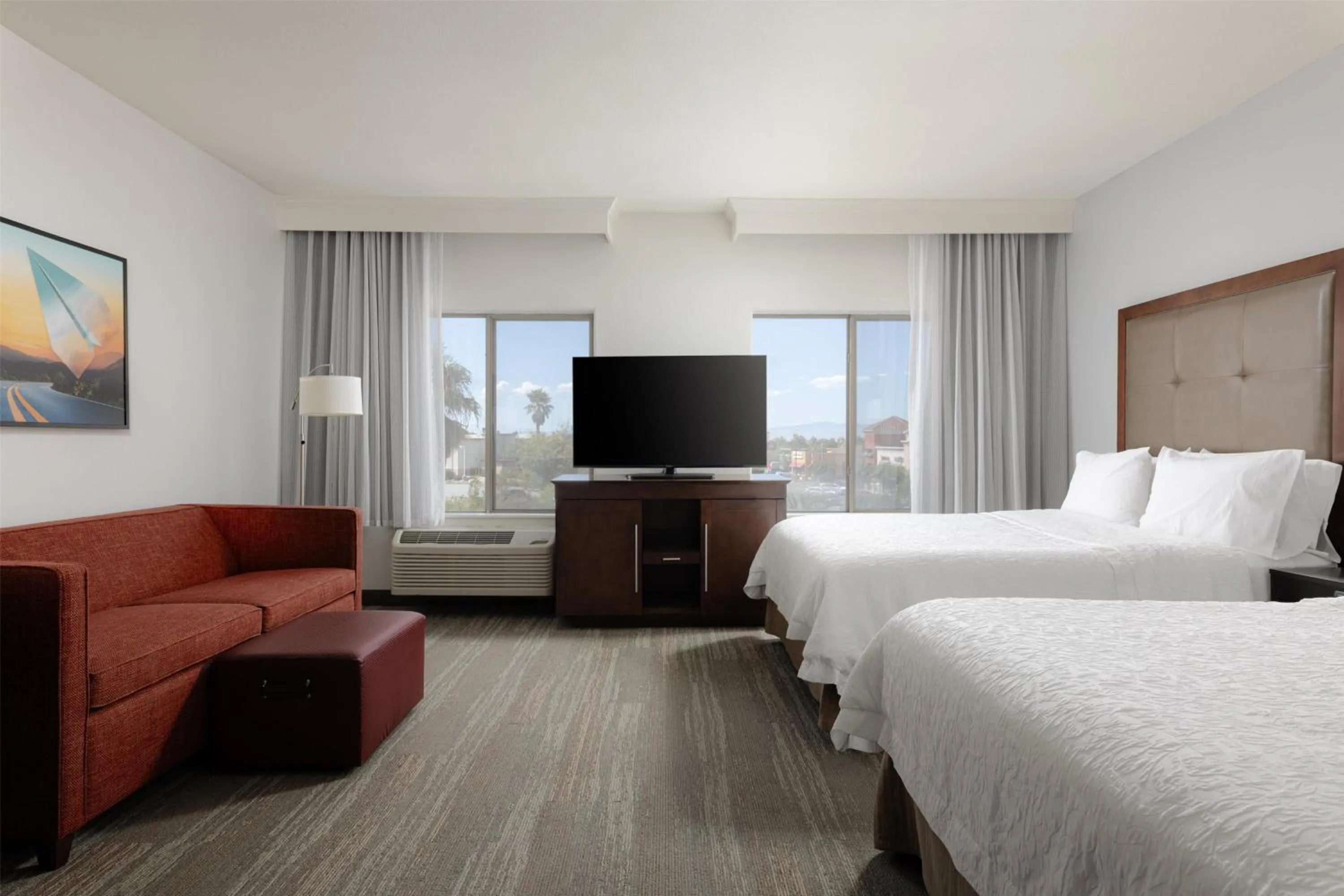 Living room, Bed in Hampton Inn & Suites Palmdale