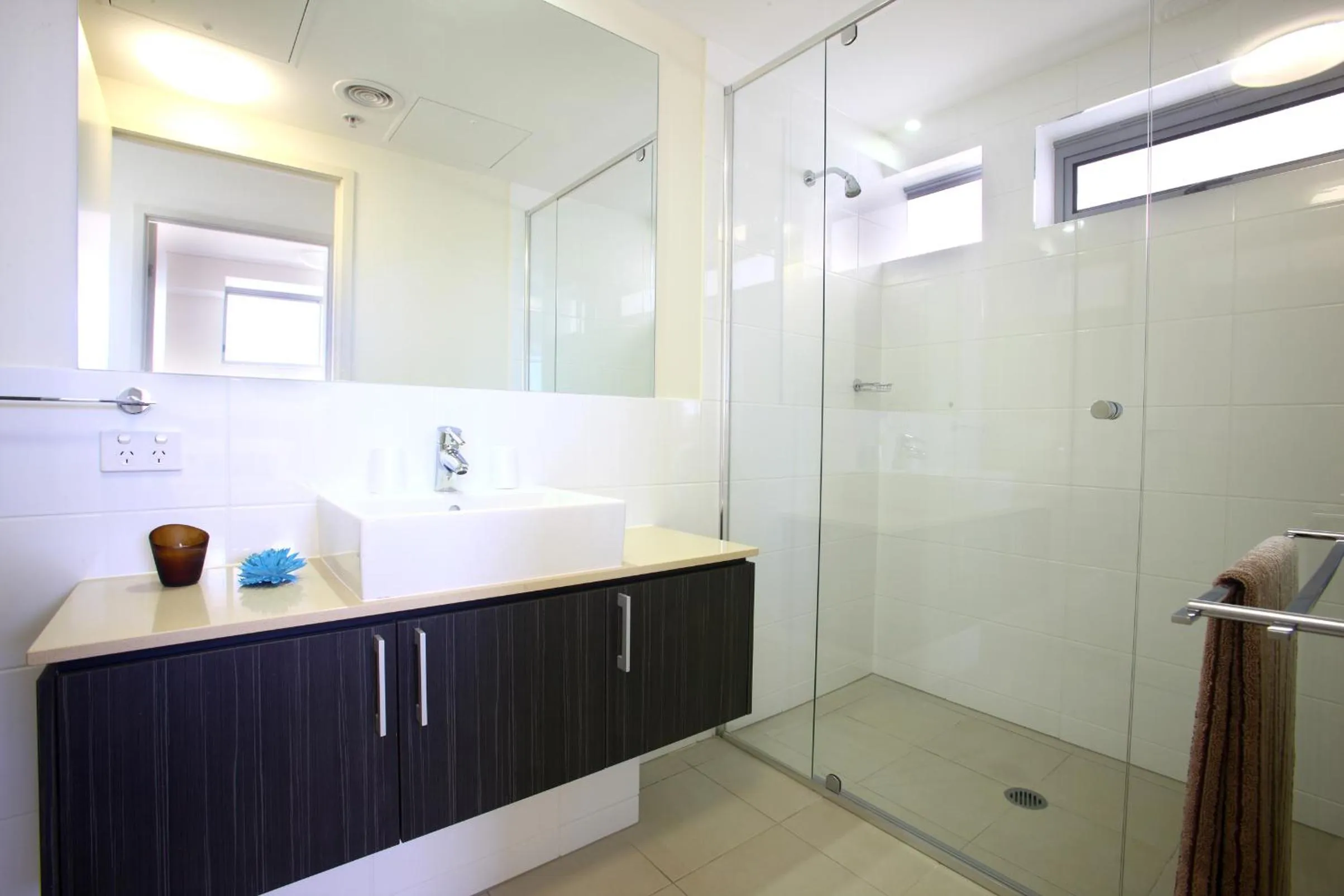 Shower in Monaco Caloundra