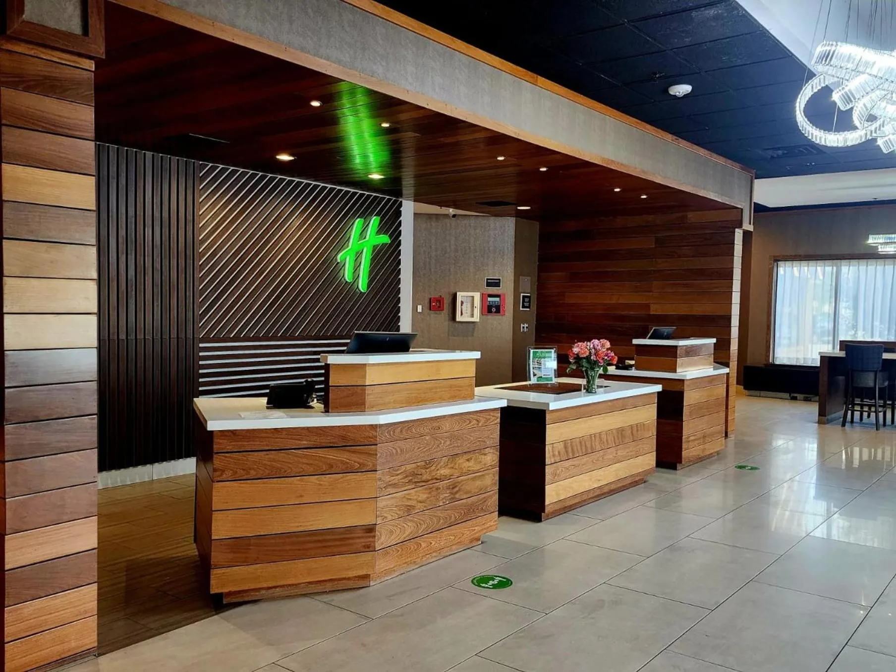 Property building in Holiday Inn Brookfield - Milwaukee by IHG