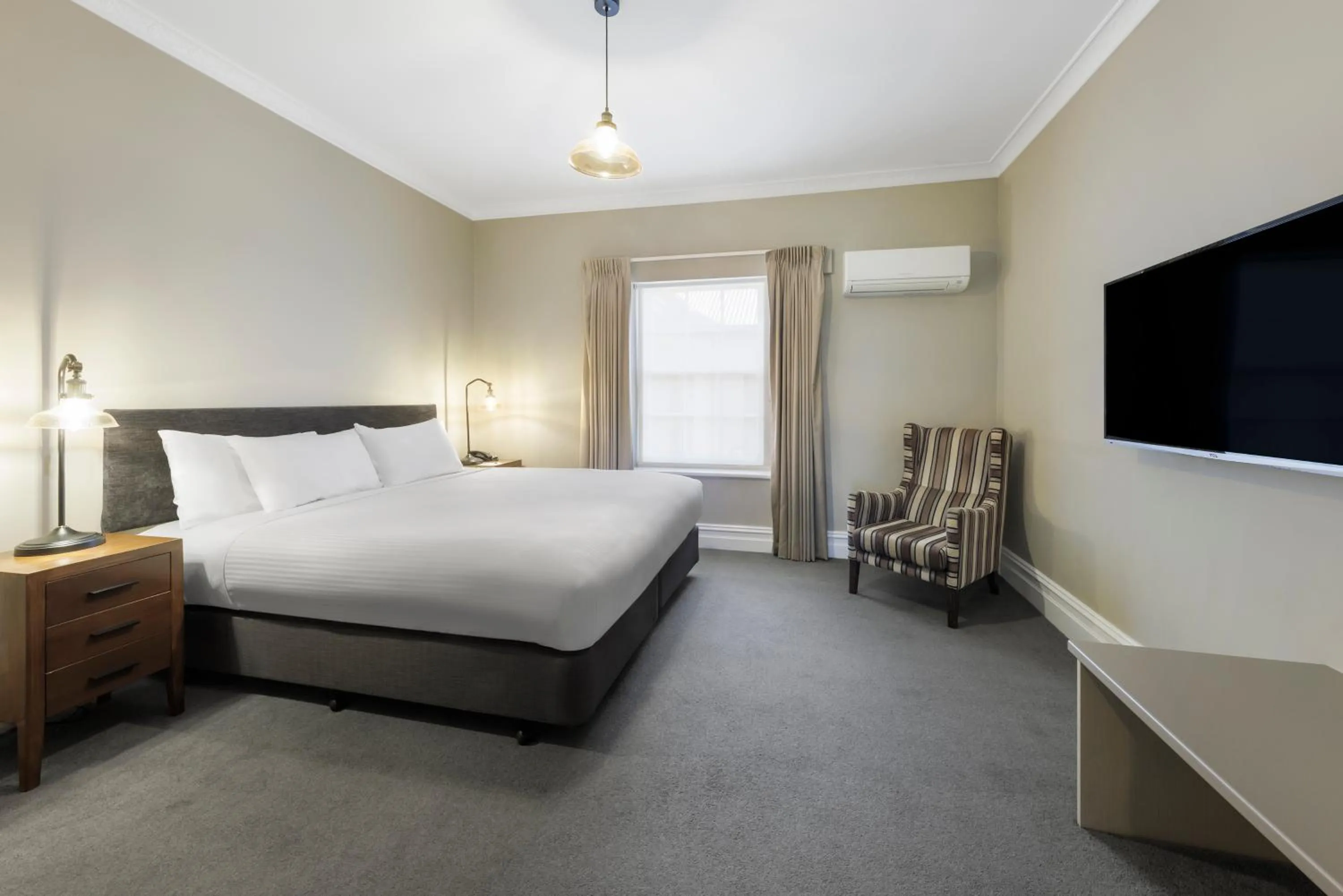 Bedroom, Bed in Best Western Olde Maritime Motor Inn