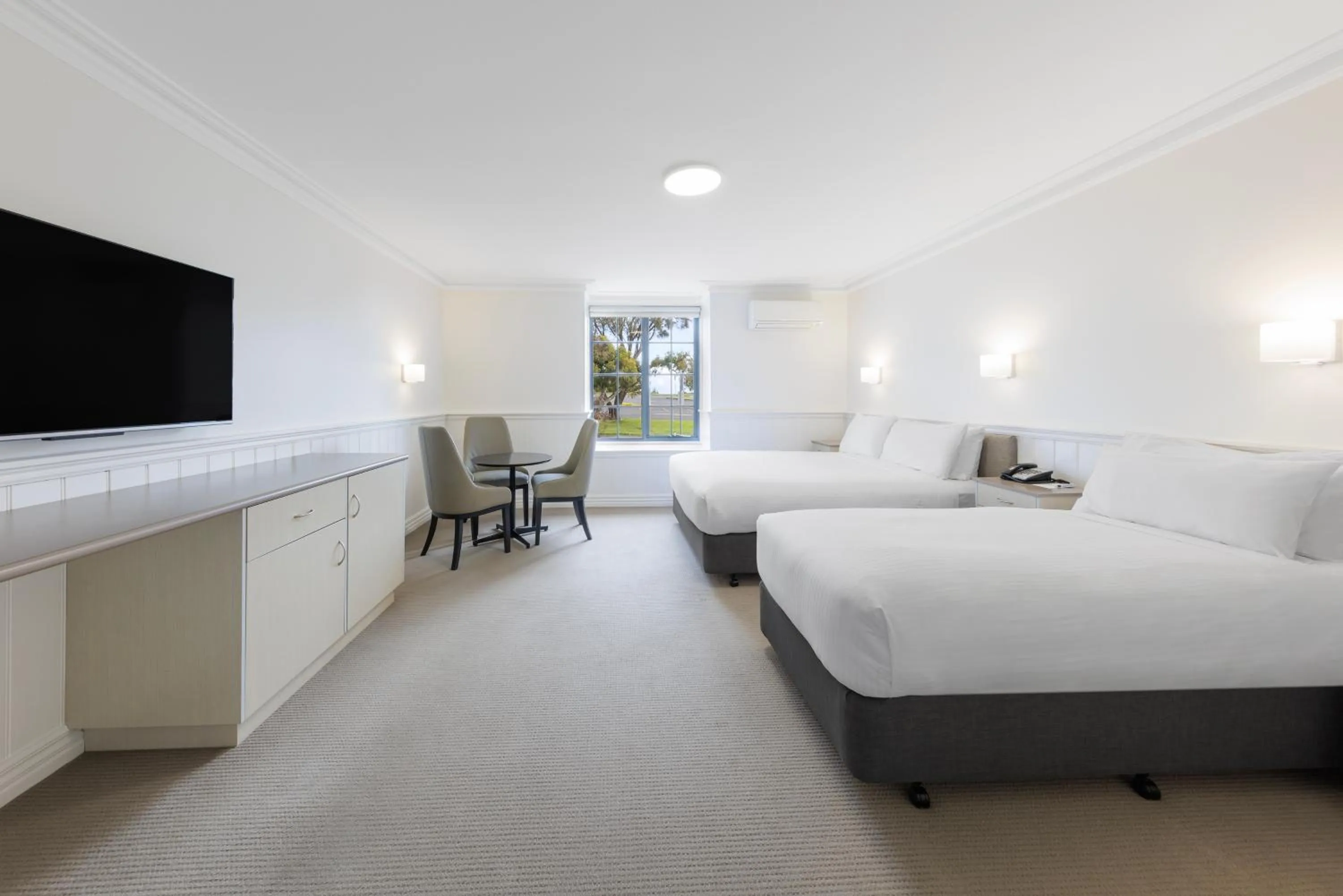 Bedroom, Bed in Best Western Olde Maritime Motor Inn