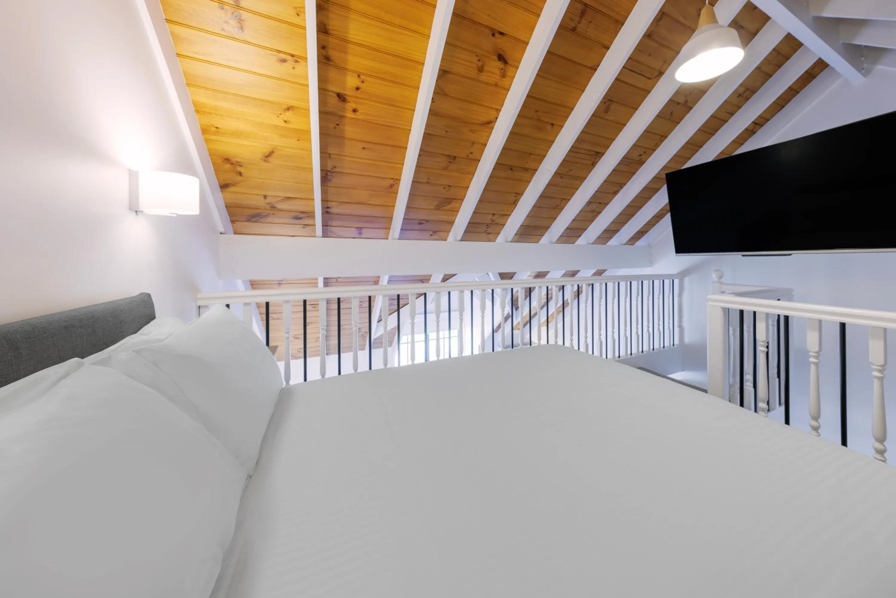 Photo of the whole room, Bed in Best Western Olde Maritime Motor Inn