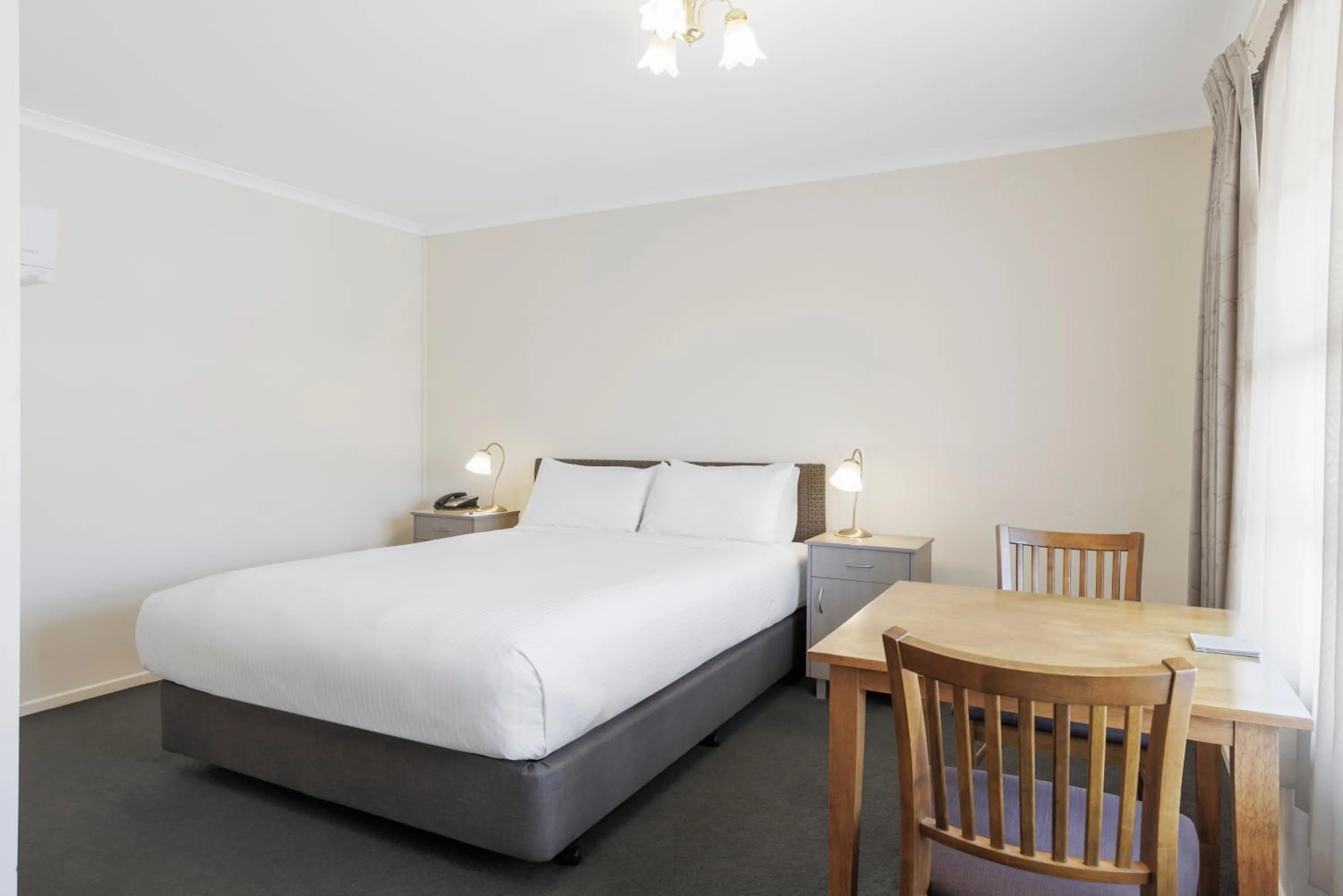 Bedroom, Bed in Best Western Olde Maritime Motor Inn